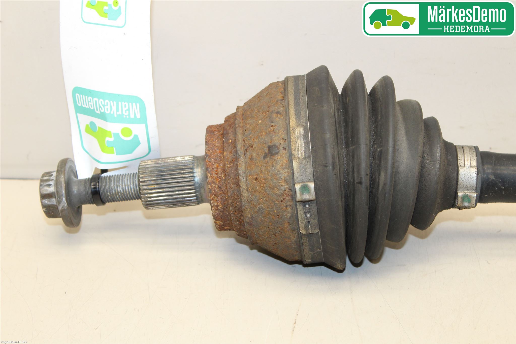 Volkswagen VW PASSAT 15-19 Drivaxel Fram Vänster