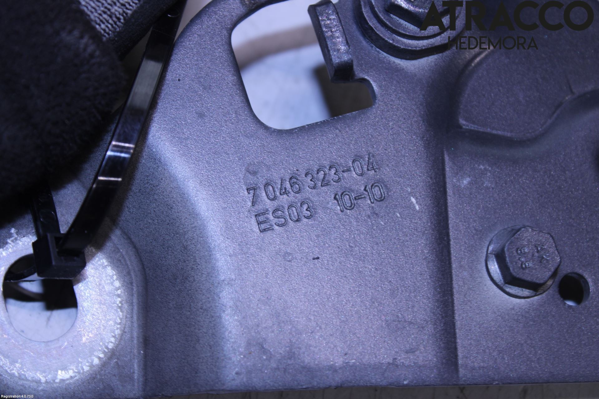 BMW 5 F10/F11/F18 09-17 Huvgångjärn
