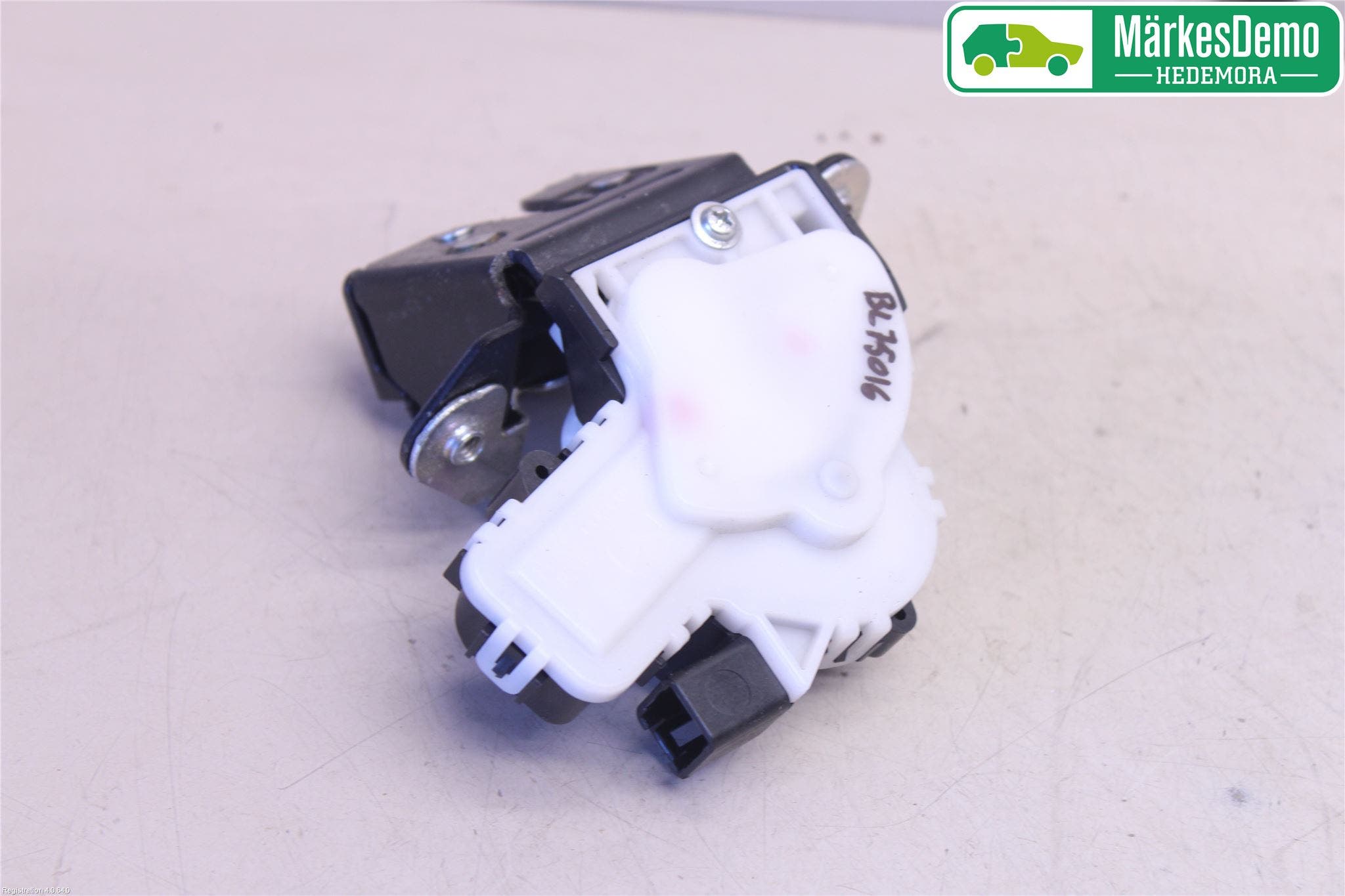 Mazda 3 II 09-13 Låskista Baklucka