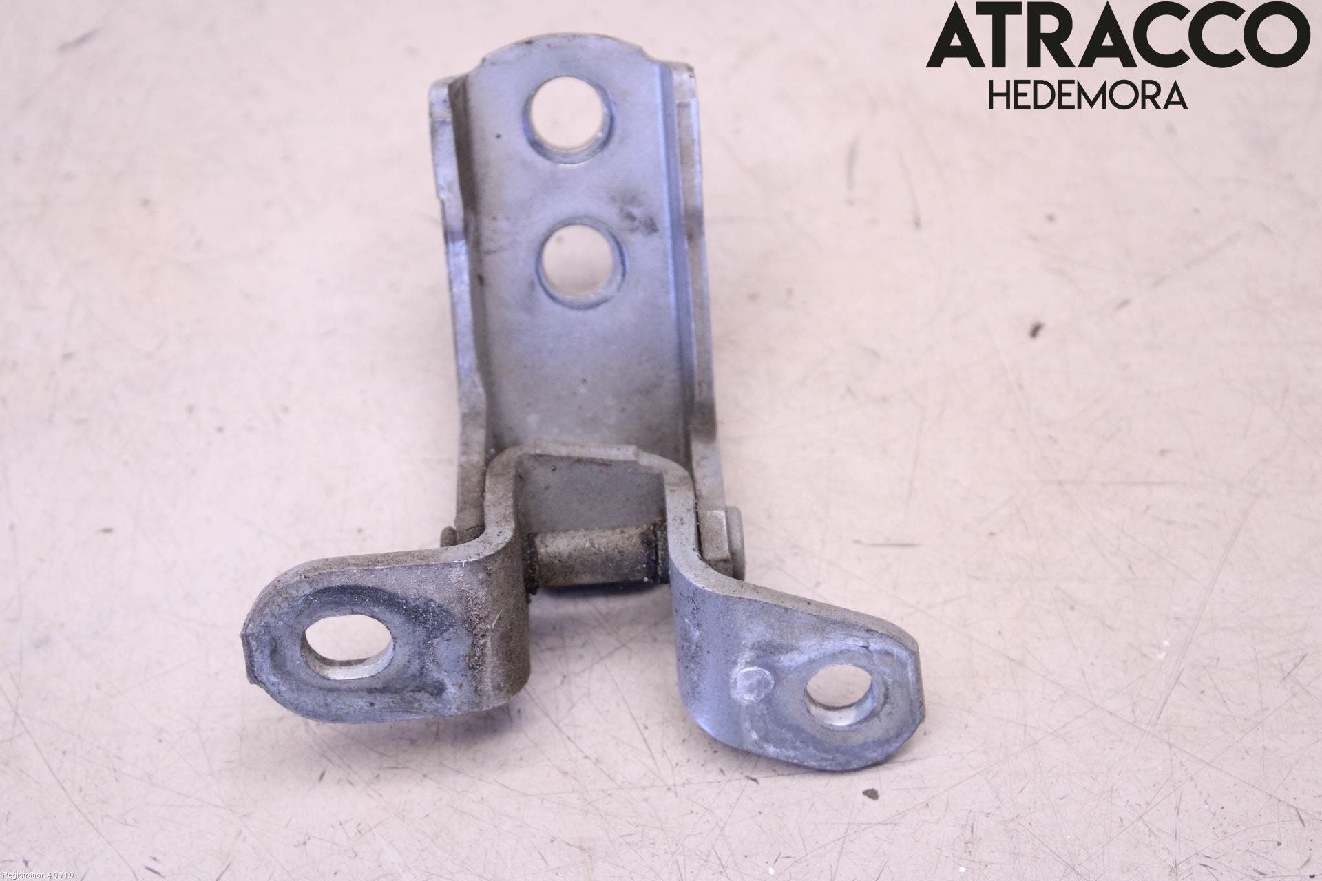 Lexus IS 220d/250/350 06-13 Dörrgångjärn