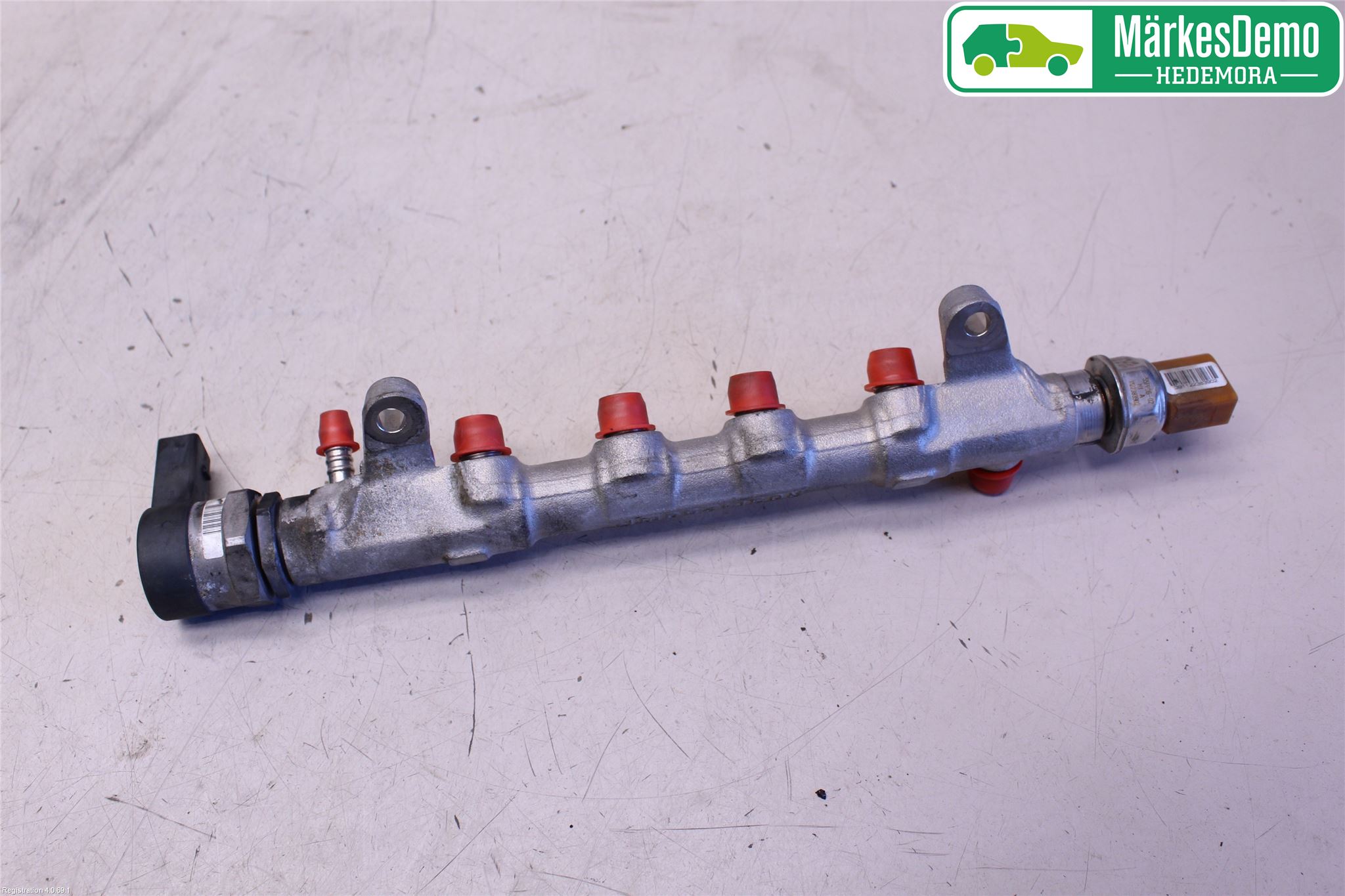Volkswagen VW PASSAT 11-14 Inj. Fuelrail