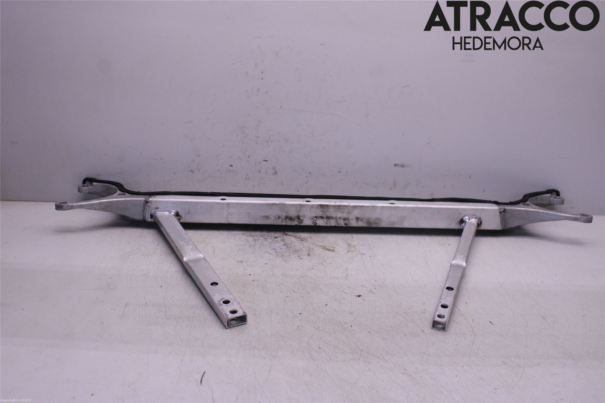 Audi A8/S8 4E  02-09 Fjäderbensstag