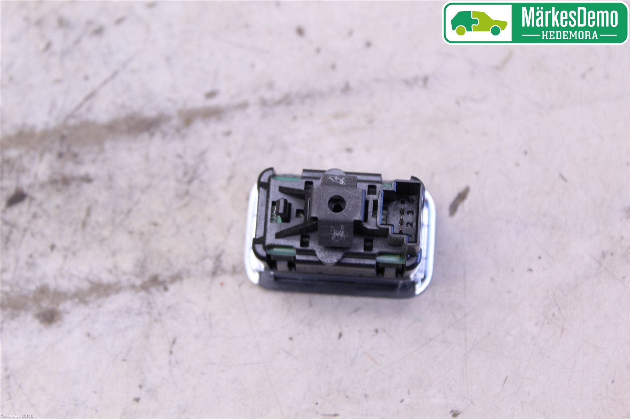 Mercedes-Benz MB E-KLASS (W212) 09-16 Strömställare Baklucka