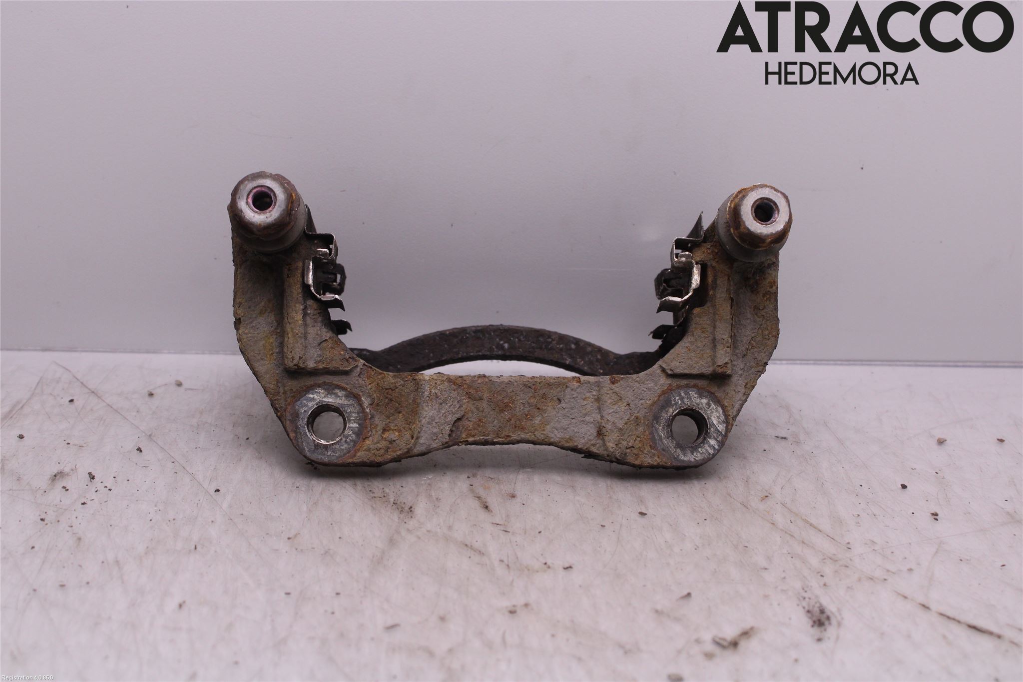 Ford TRANSIT/TOURNEO COURIER 13-23 Bromsokshållare