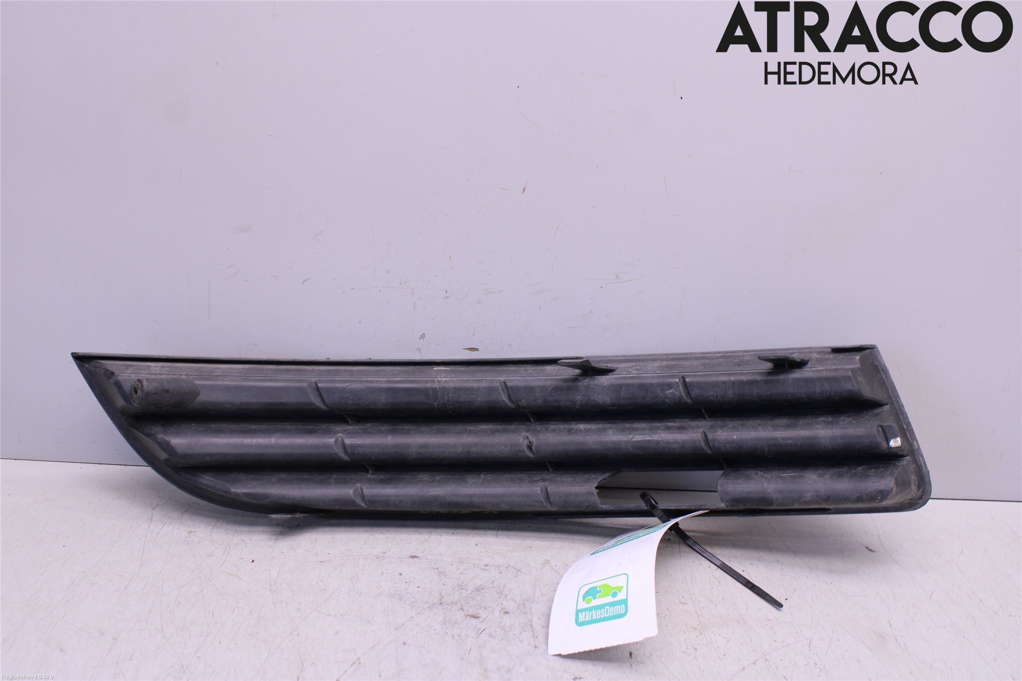 Volkswagen VW PASSAT 05-11 Grilldel Vänster