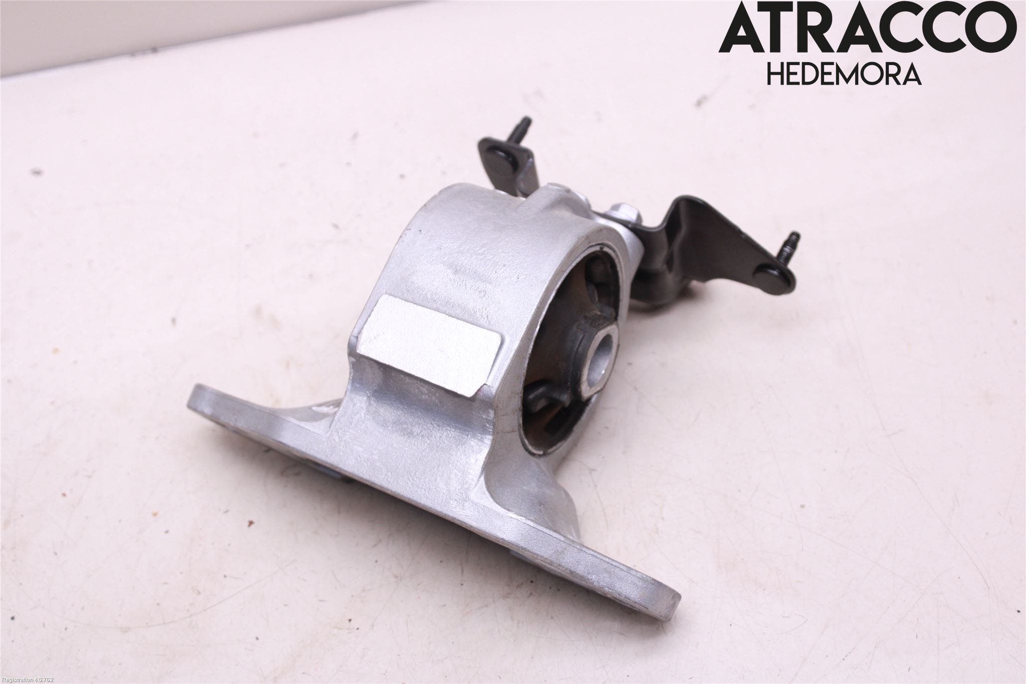 Toyota RAV4 19- Motorfäste