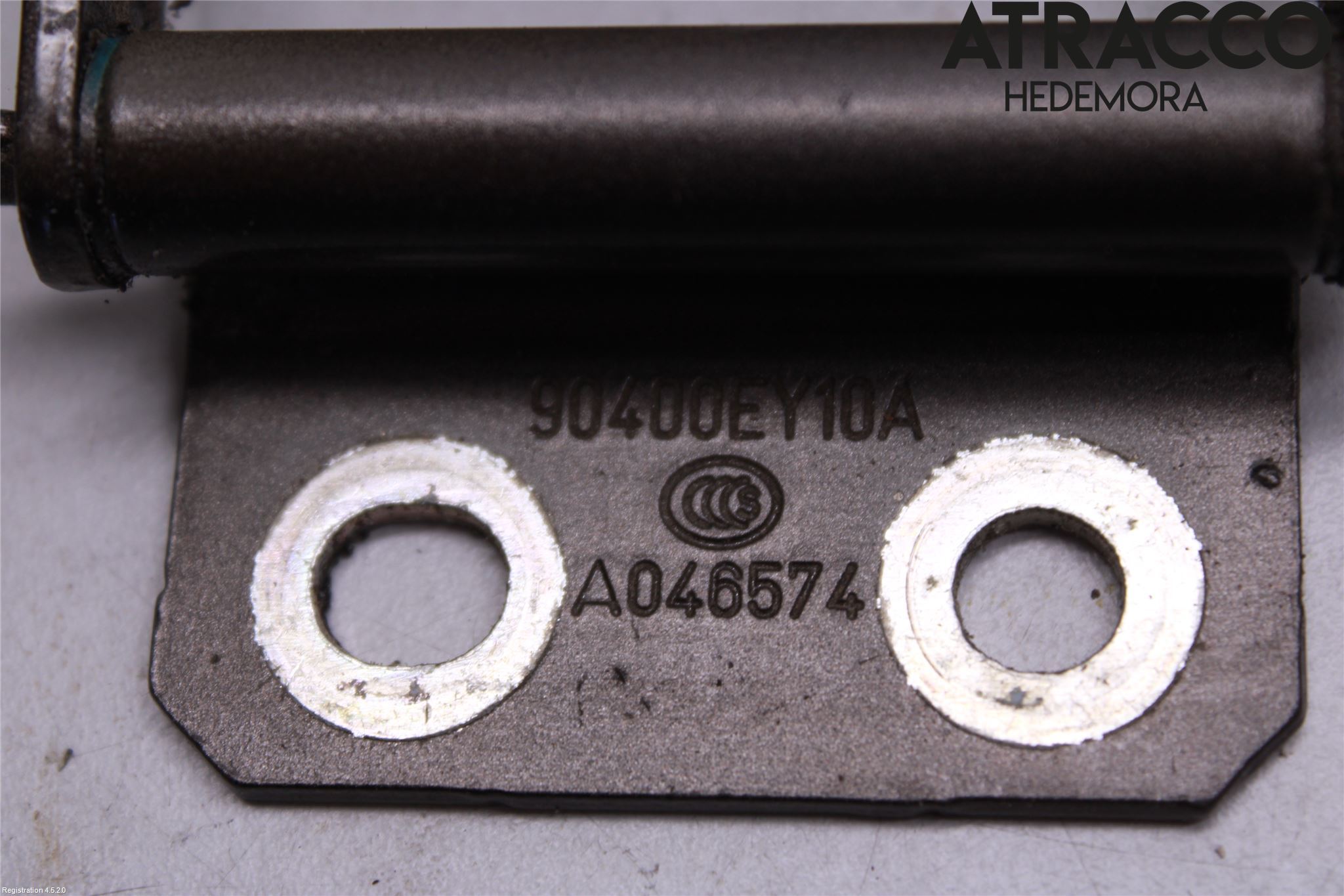 Nissan QASHQAI 14-17 Bakluckegångjärn Hö