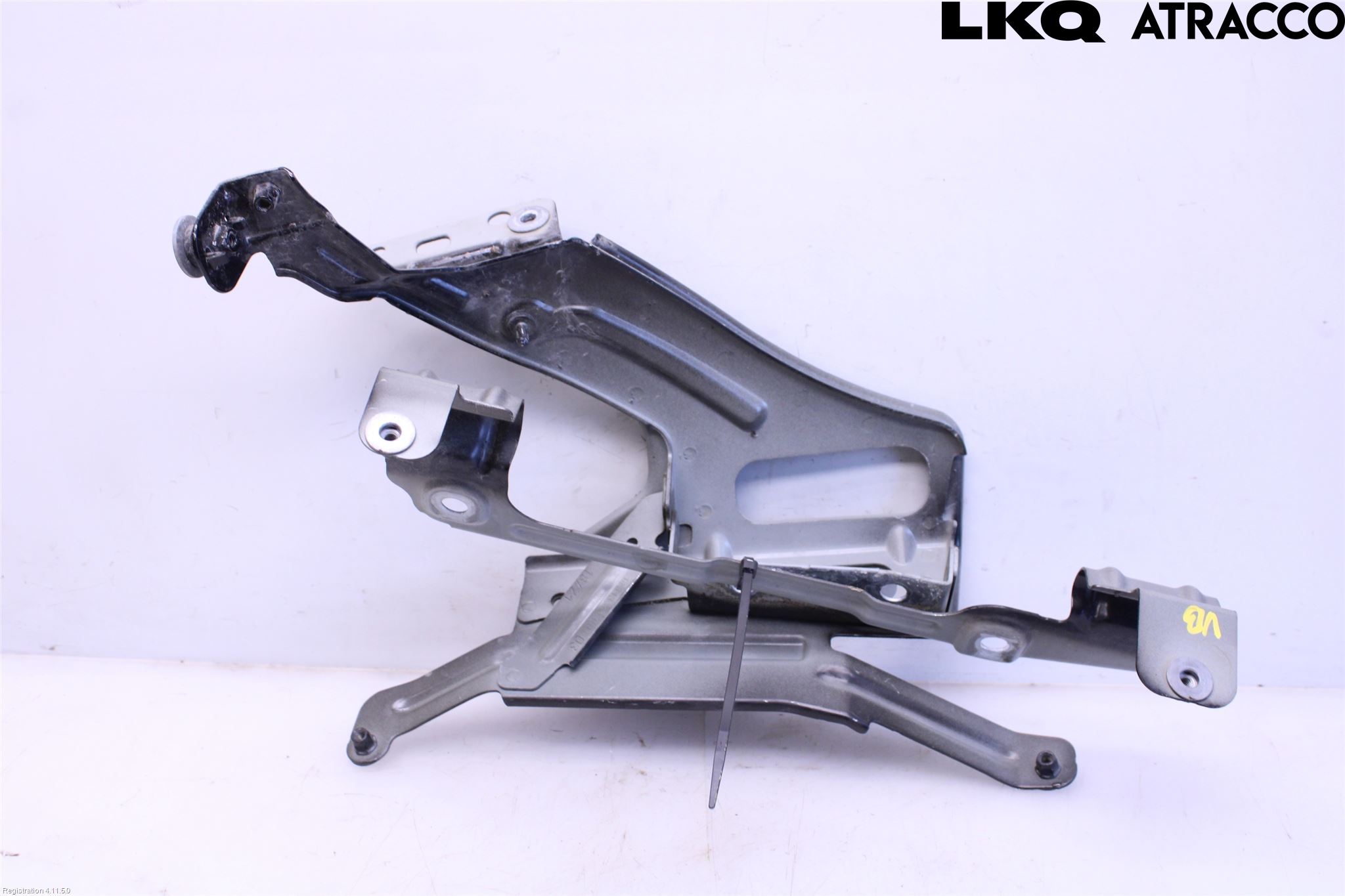 Audi A6 F2/C8 19- Skärmfäste Fram Vä