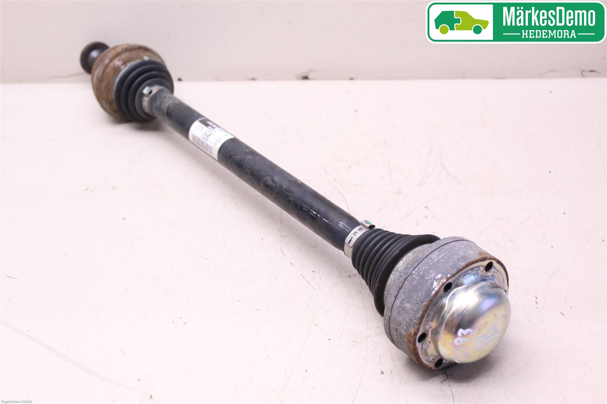 Audi A4/S4 B9 16-19 Drivaxel Bak Höger