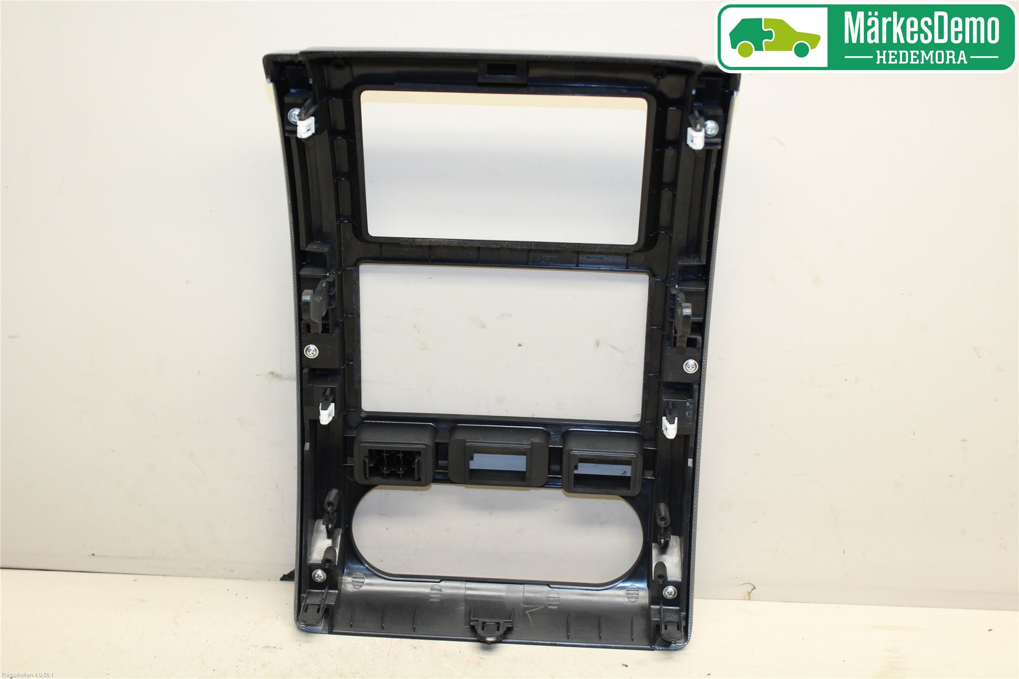 Nissan X-TRAIL 08-14 Instrument-Radio Sarg