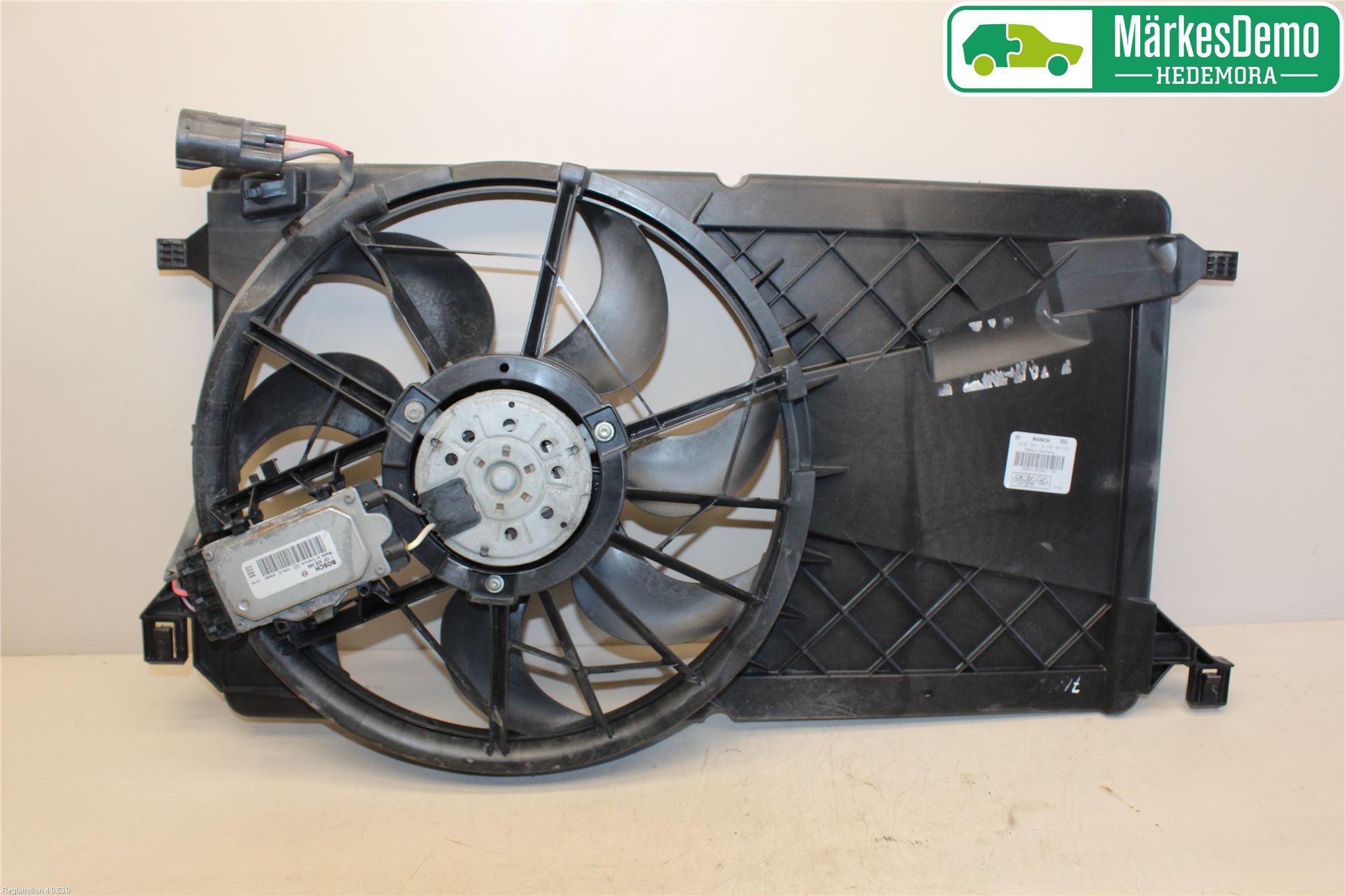 Ford FOCUS     04-07 Kylfläkt El