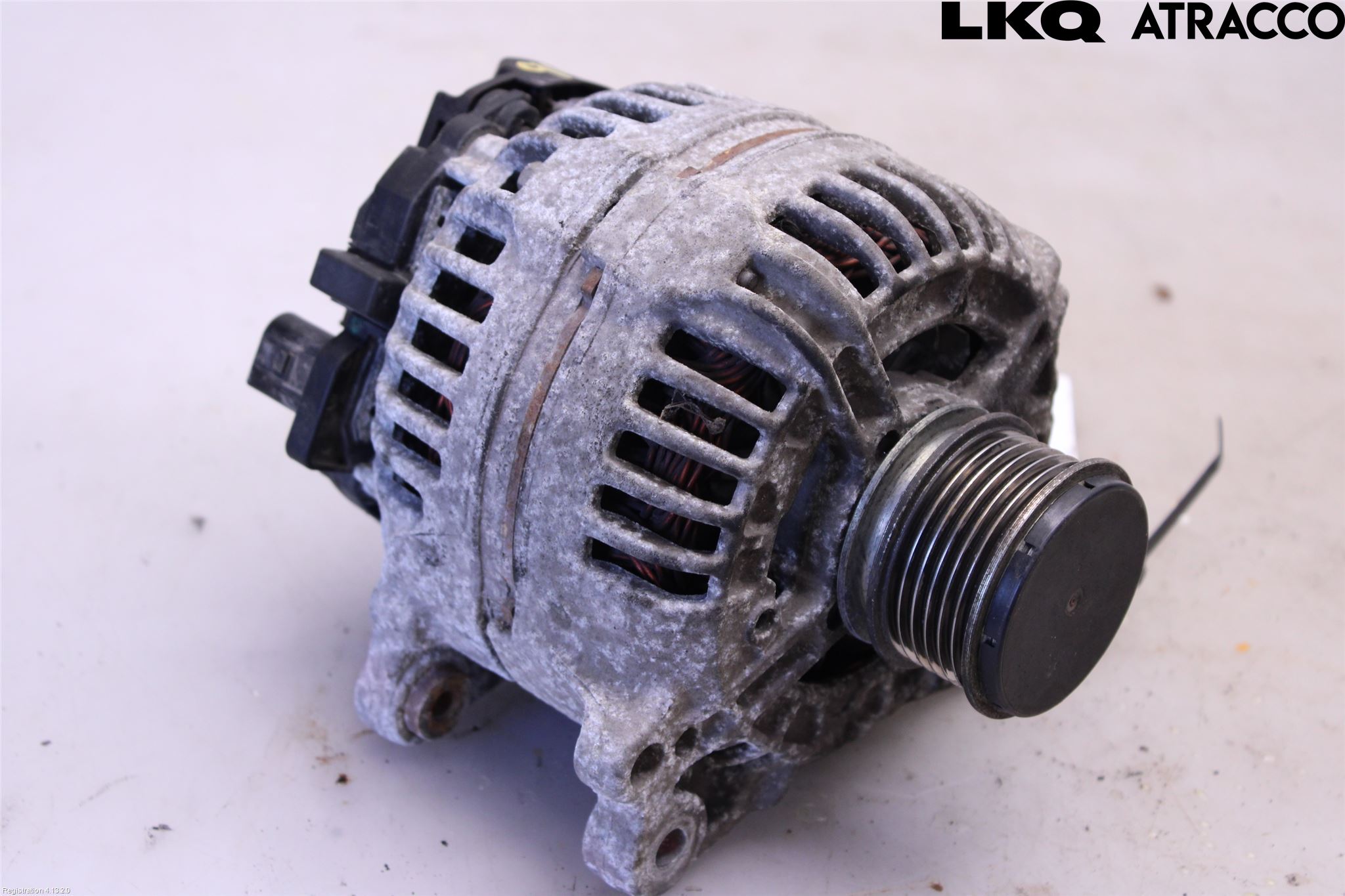 Volkswagen VW CADDY      04-10 Generator