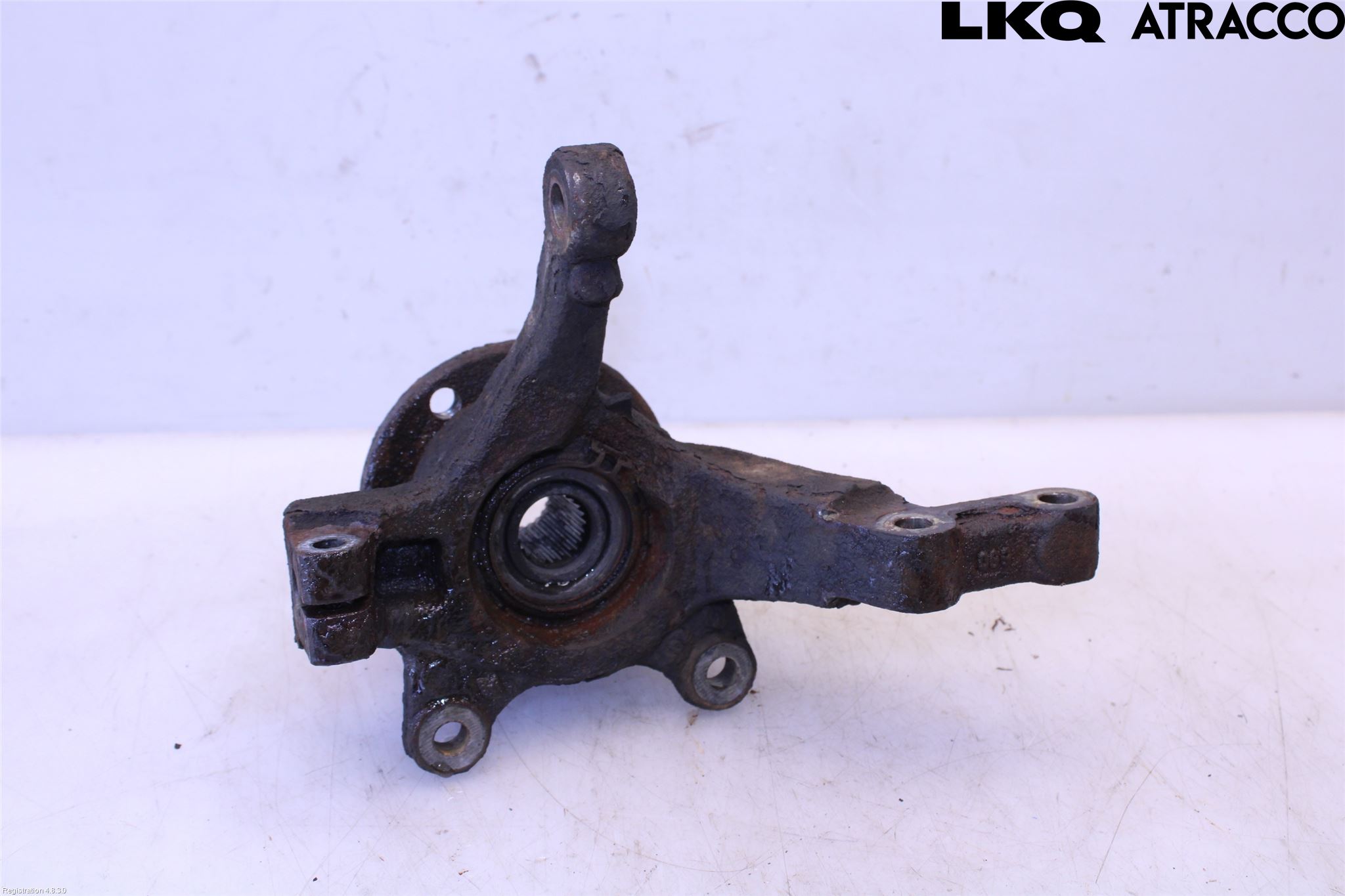 Nissan NOTE E11 06-14 Styrspindel Lagerhus Vä