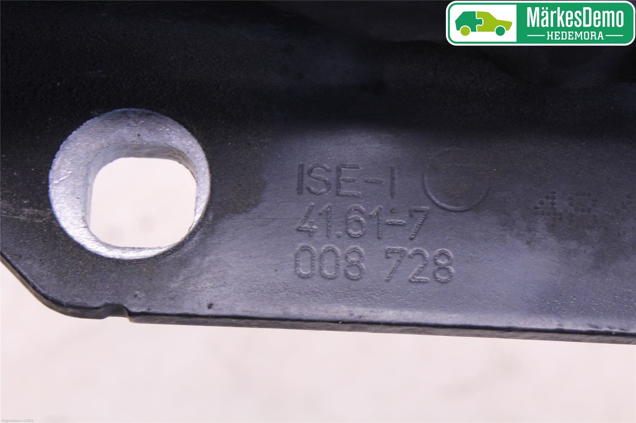 BMW 5 E60/61 Sed/Tou 02-10 Huvgångjärn