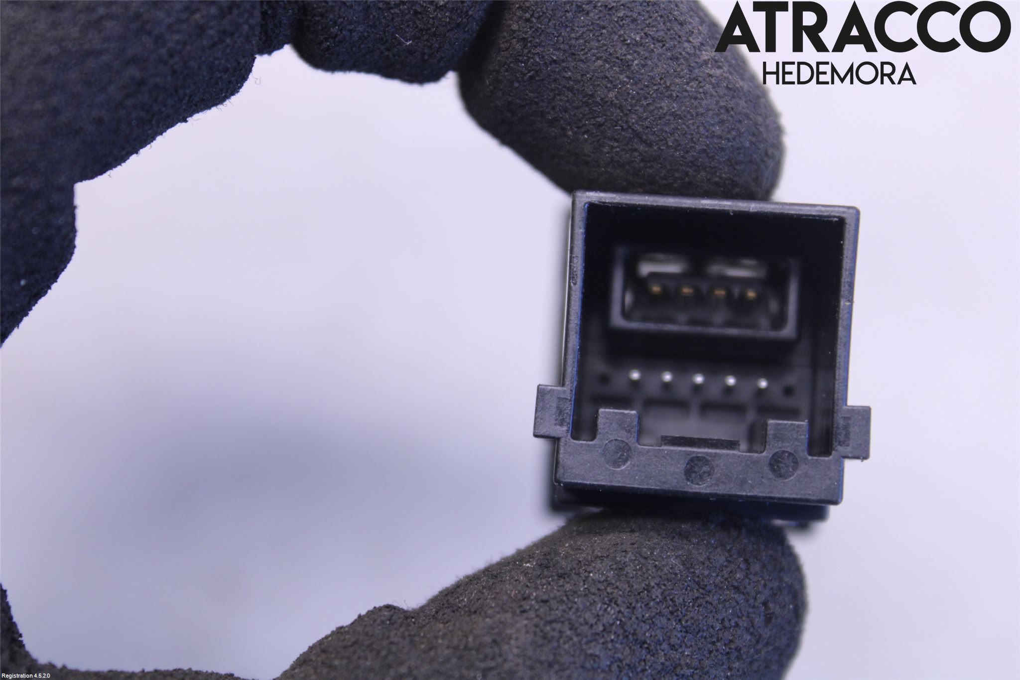 Toyota YARIS CROSS XP21 21- Usb Connection