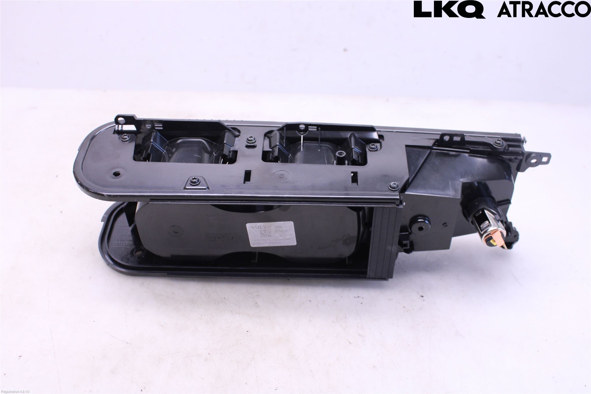 Volvo V90 17->> Mugghållare