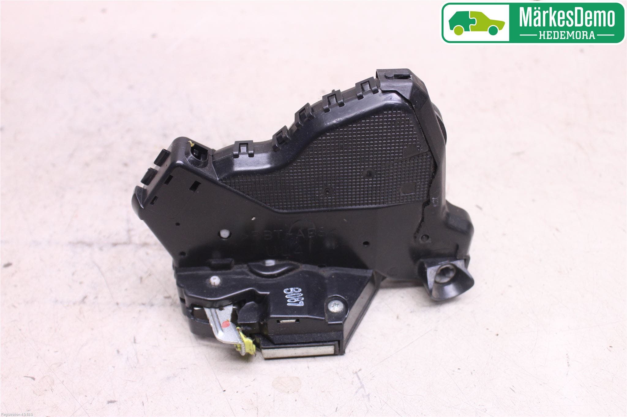 Toyota AVENSIS 07-08 Låskista-Dörrlås