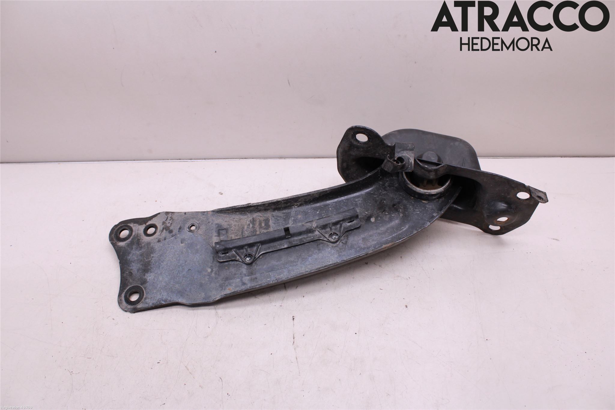 Audi Q3 8U 12-18 Bärarm Bak Vänster