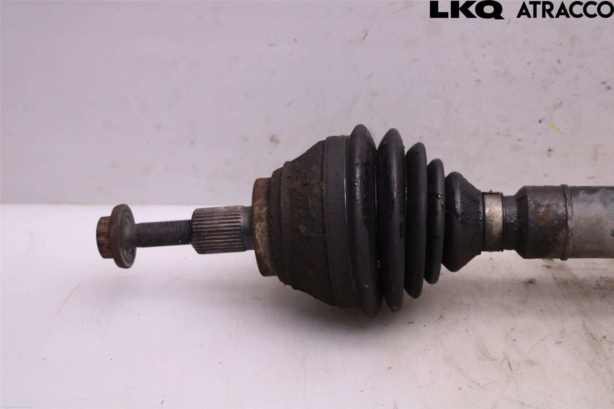 Volkswagen VW CADDY 11-15 Drivaxel Fram Höger