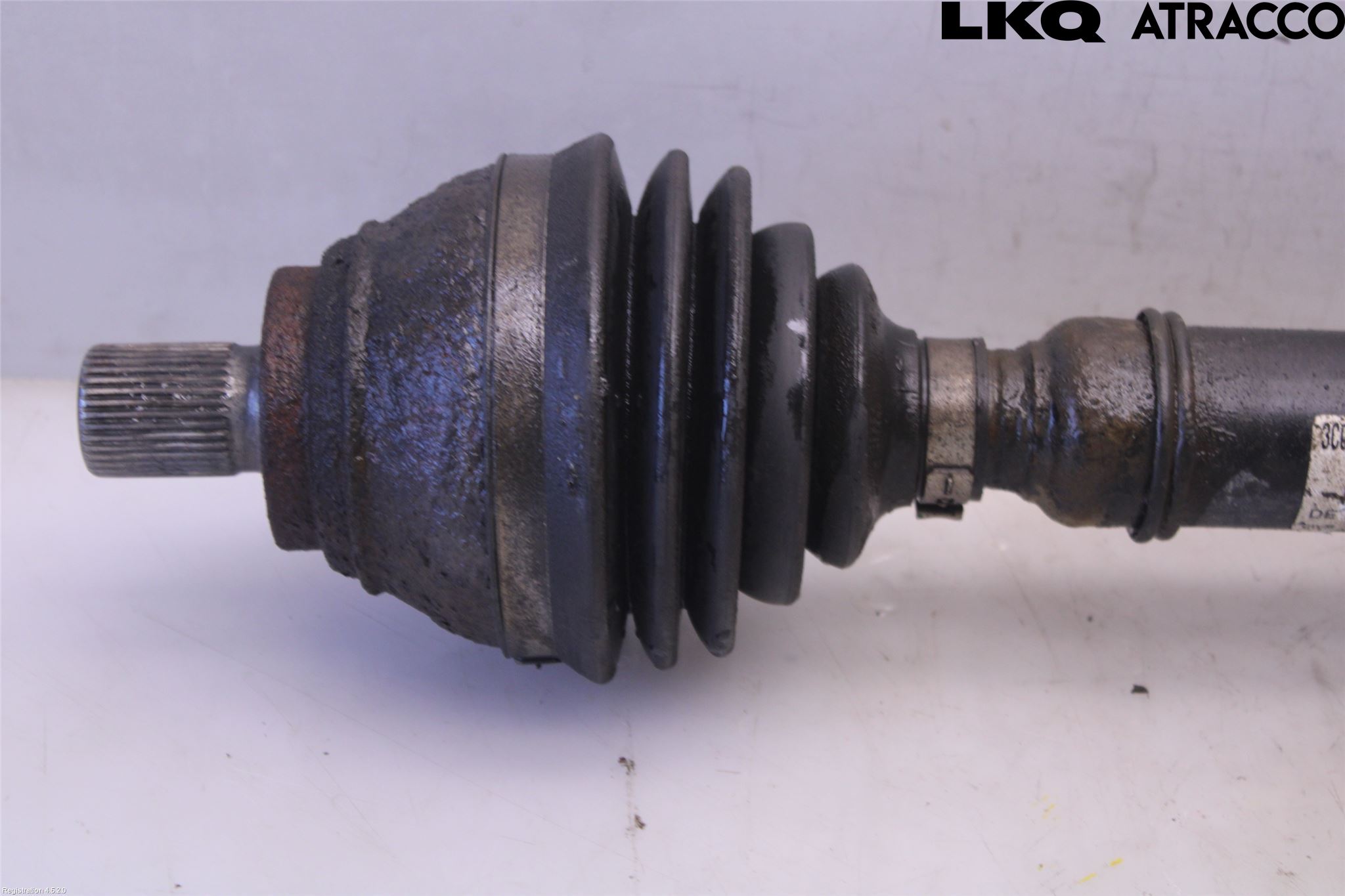 Volkswagen VW PASSAT 11-14 Drivaxel Fram Höger