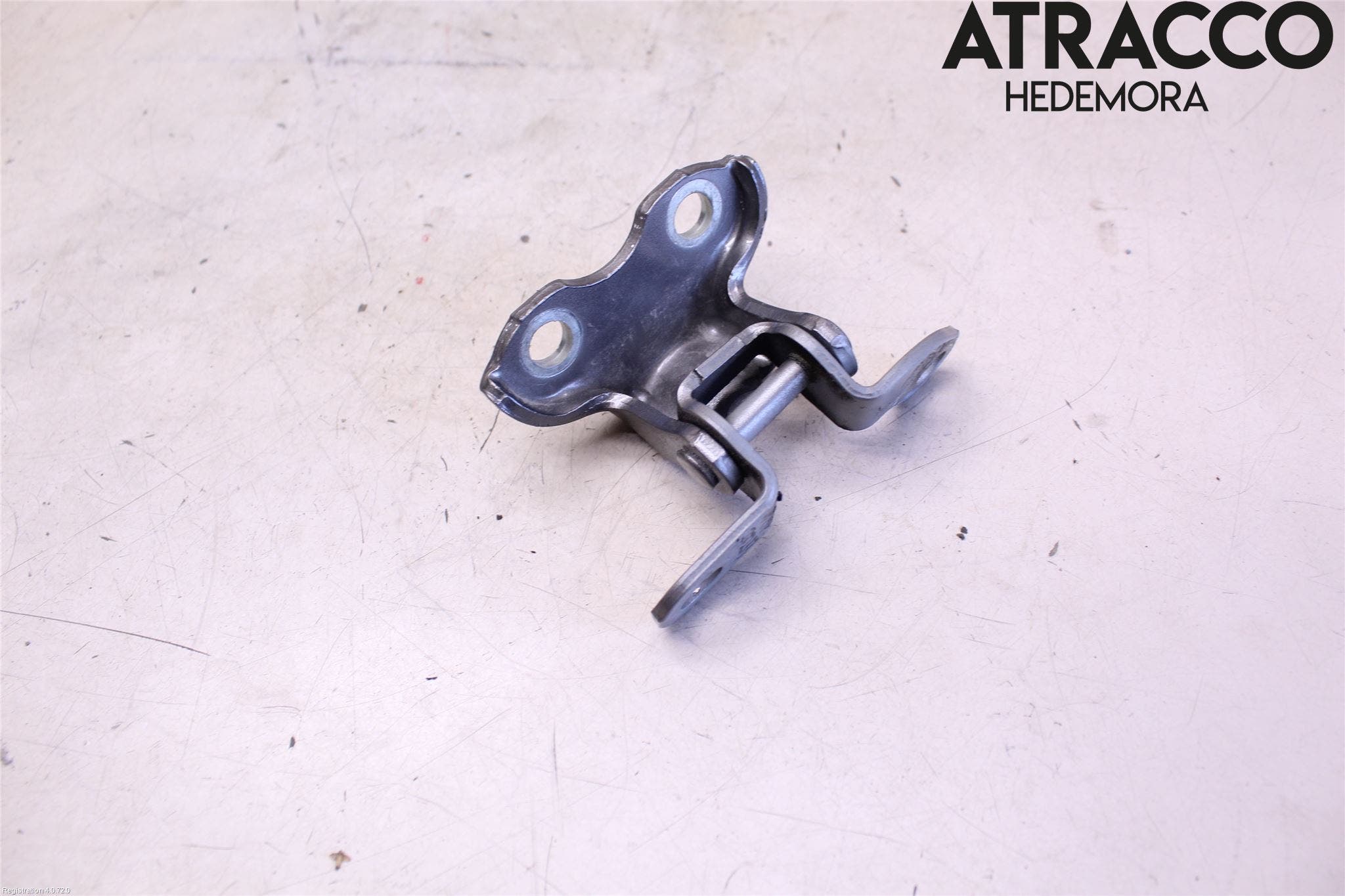 Toyota YARIS XP130 15-20 Dörrgångjärn