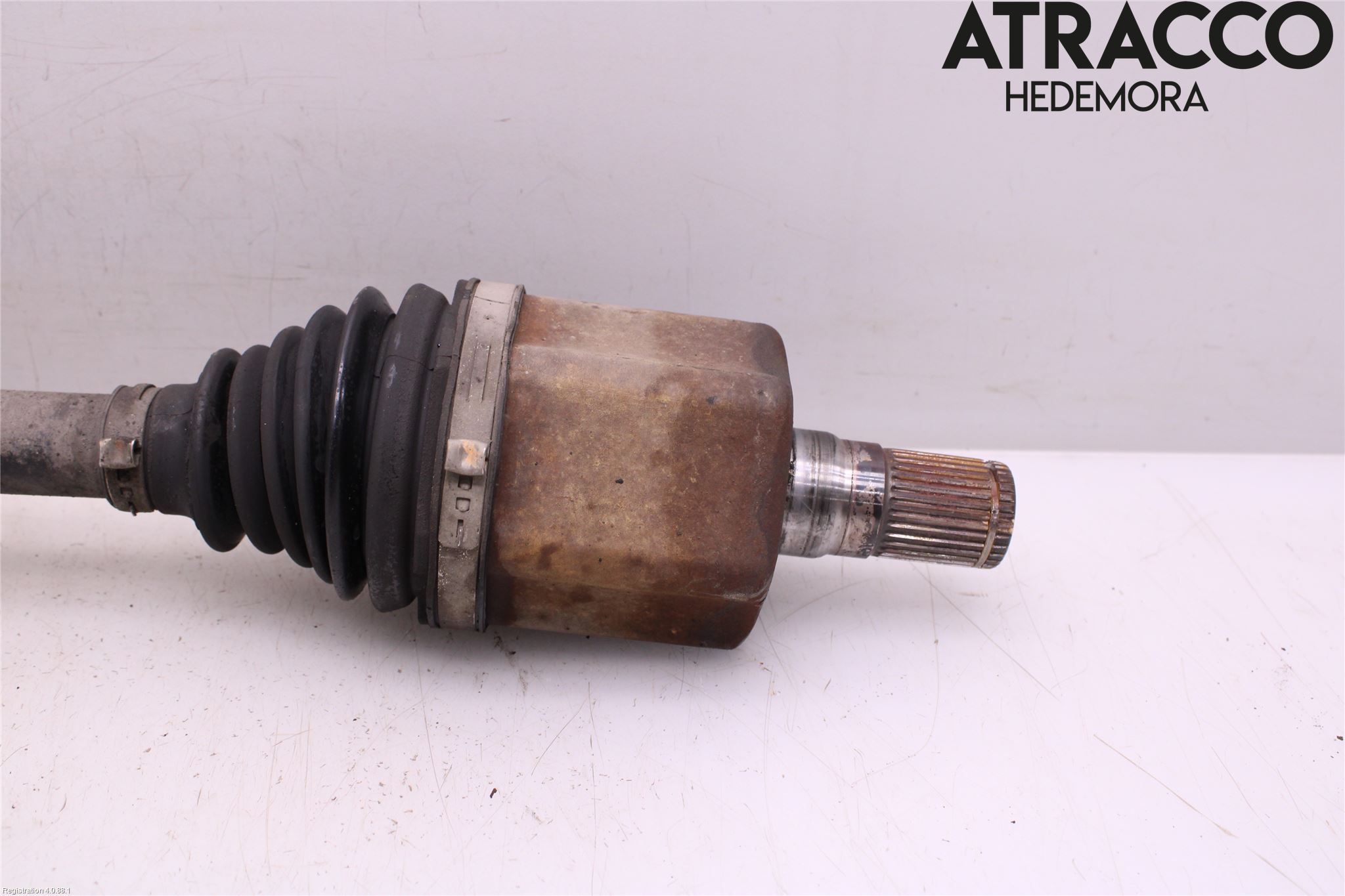 Volvo V70 08-13 Drivaxel Fram Vänster