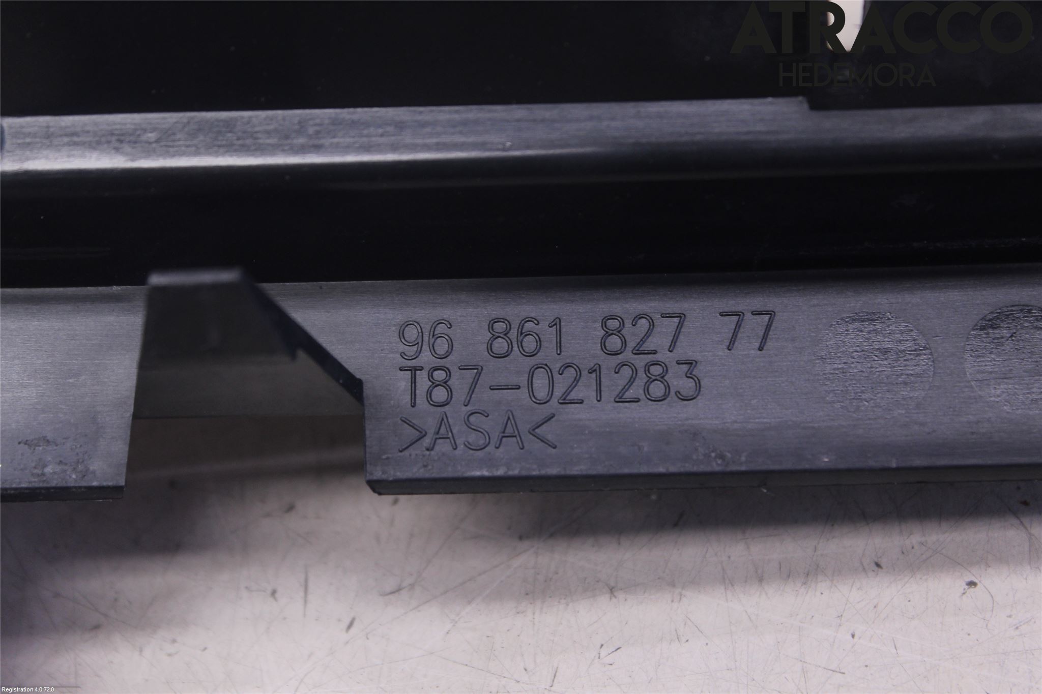 Peugeot 5008 10-16 Stötfångardel Fram Mitt