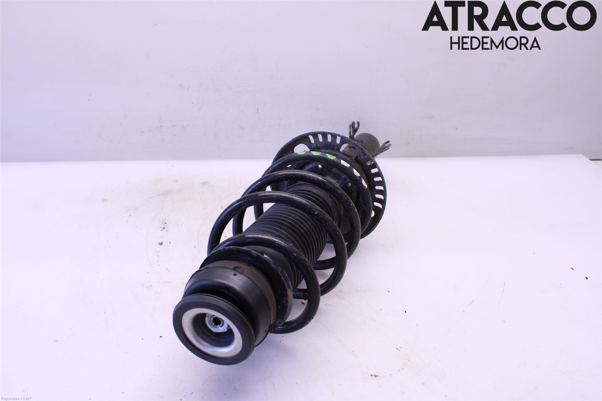 Volkswagen VW POLO 10-17 Fjäderben Fram Höger