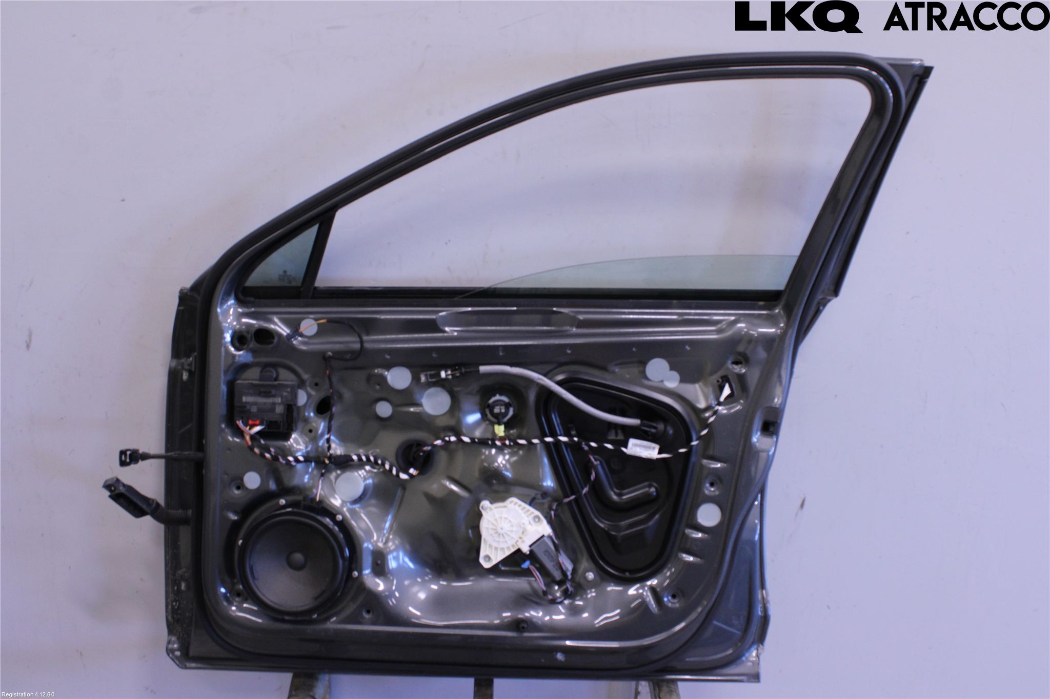Volkswagen VW PASSAT 15-19 Dörr Fram Höger