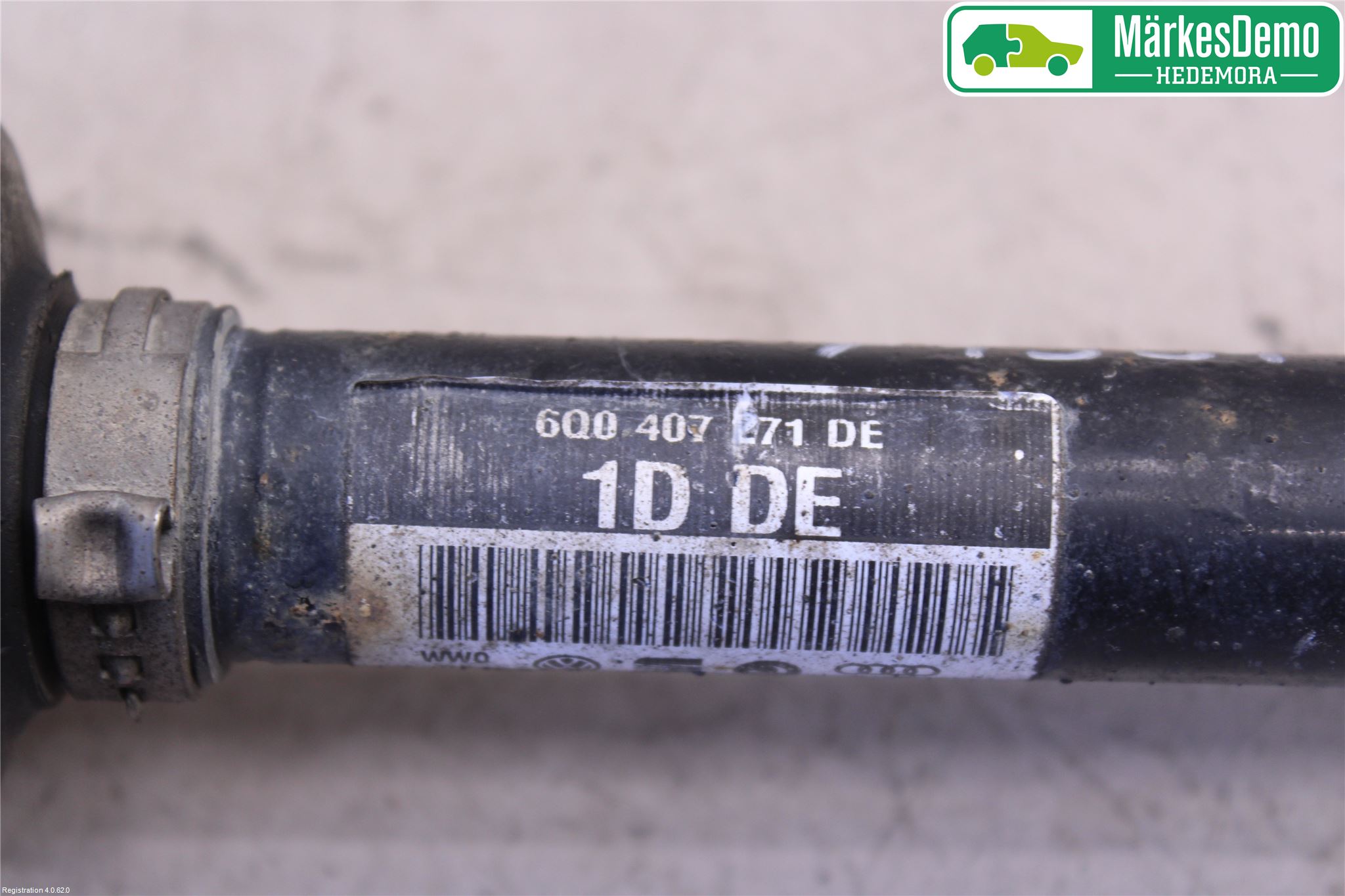 Volkswagen VW POLO 05-09 Drivaxel Fram Vänster