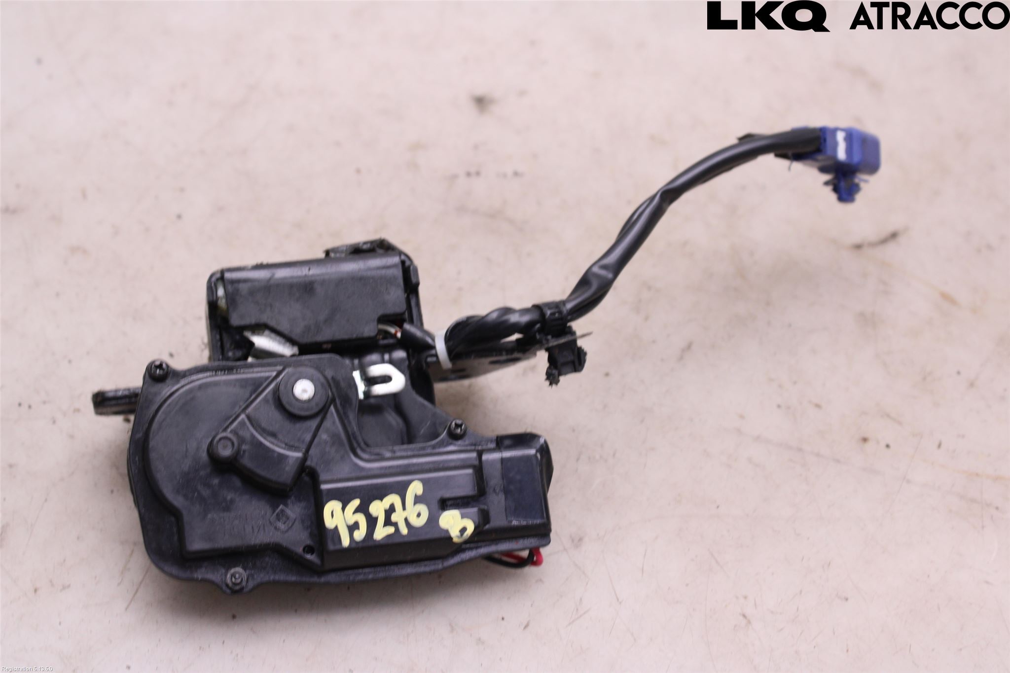 Toyota PRIUS NWH20 04-08 Låskista Baklucka