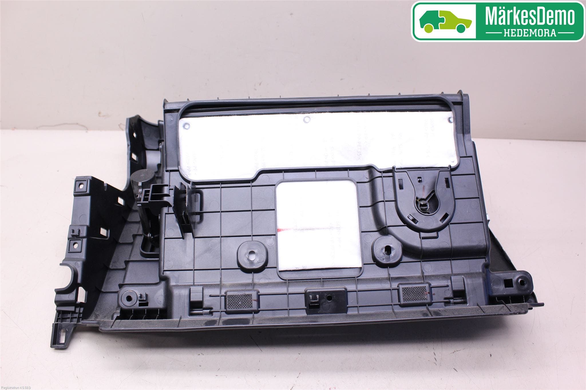 Kia CARENS III 13-19 Handskfack