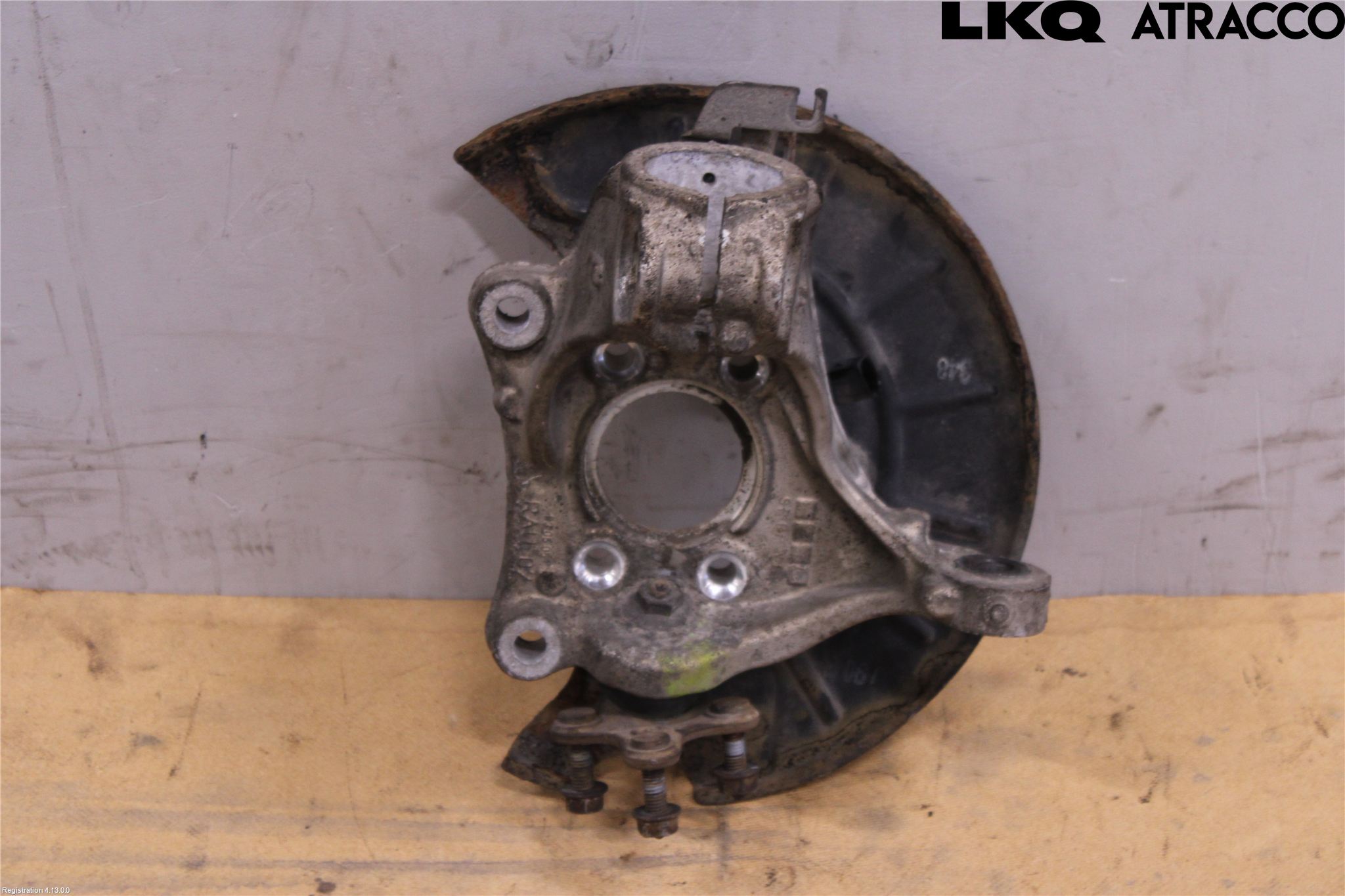 Volkswagen VW PASSAT 11-14 Styrspindel Lagerhus Hö