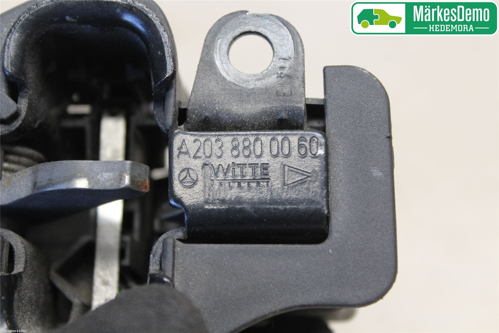 Mercedes-Benz MB CLK (C209) 02-09 Huvlås