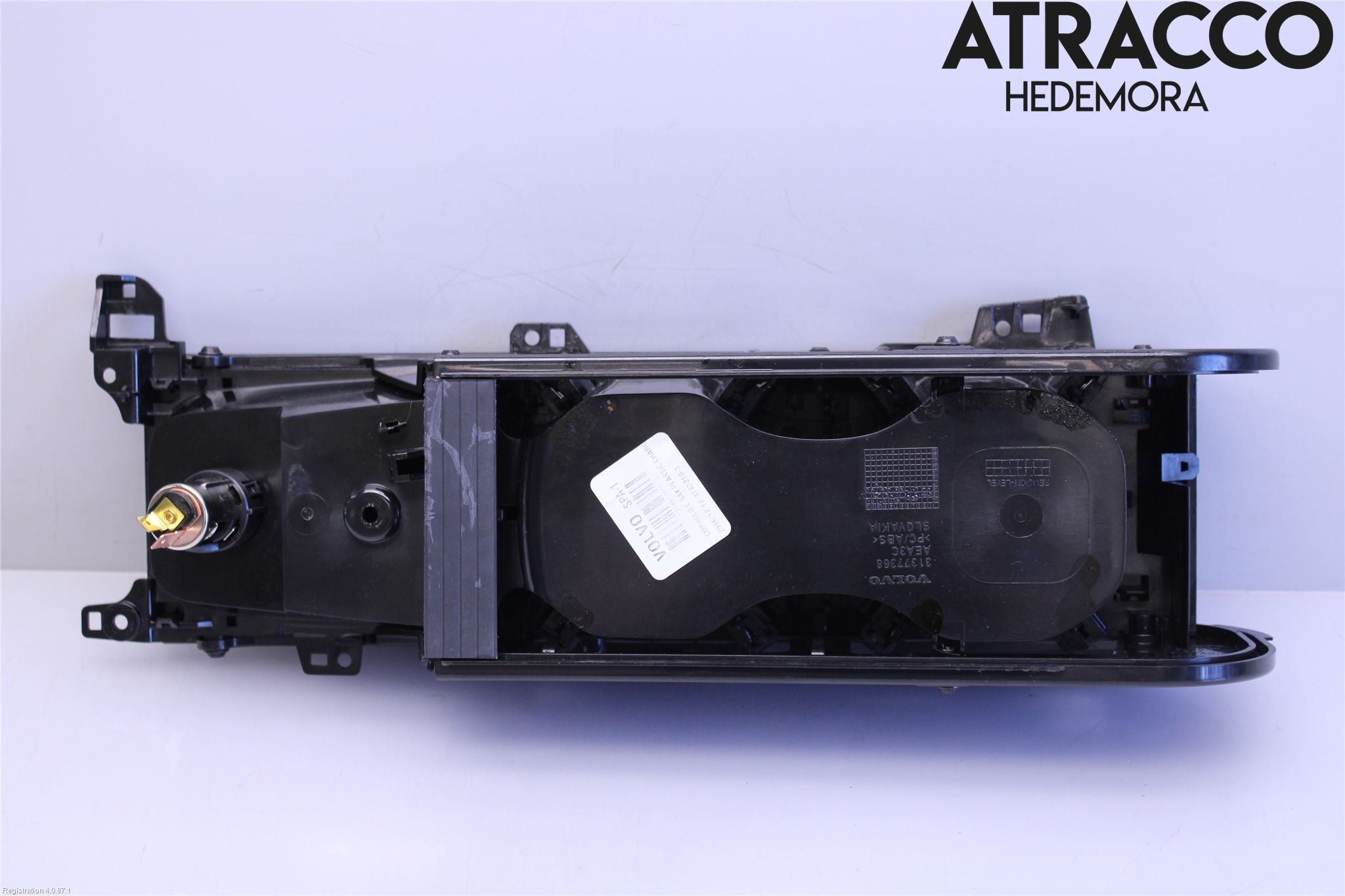 Volvo V90 17->> Mugghållare