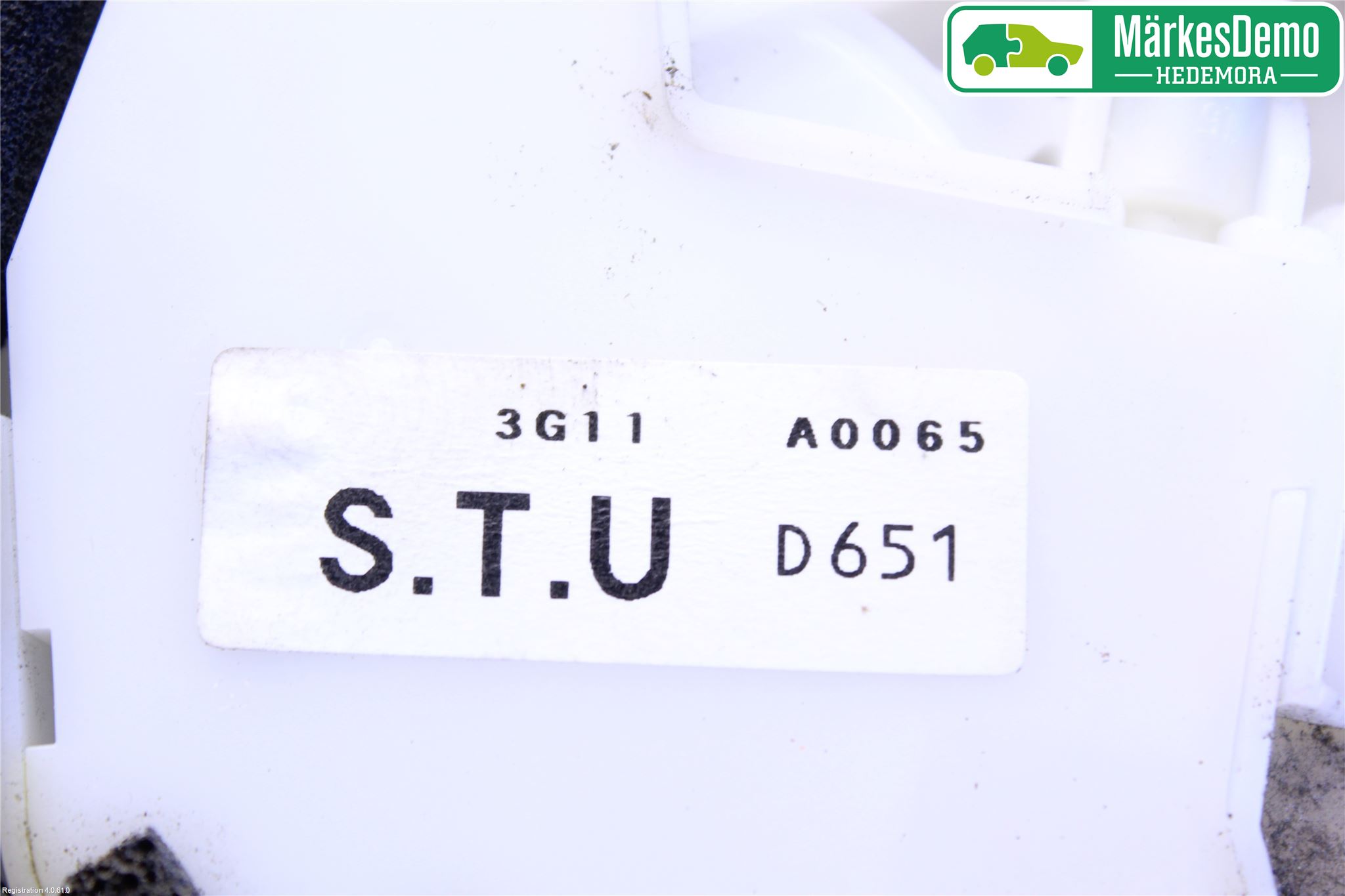 Mazda 2 (DE) 08-15 Låskista-Dörrlås