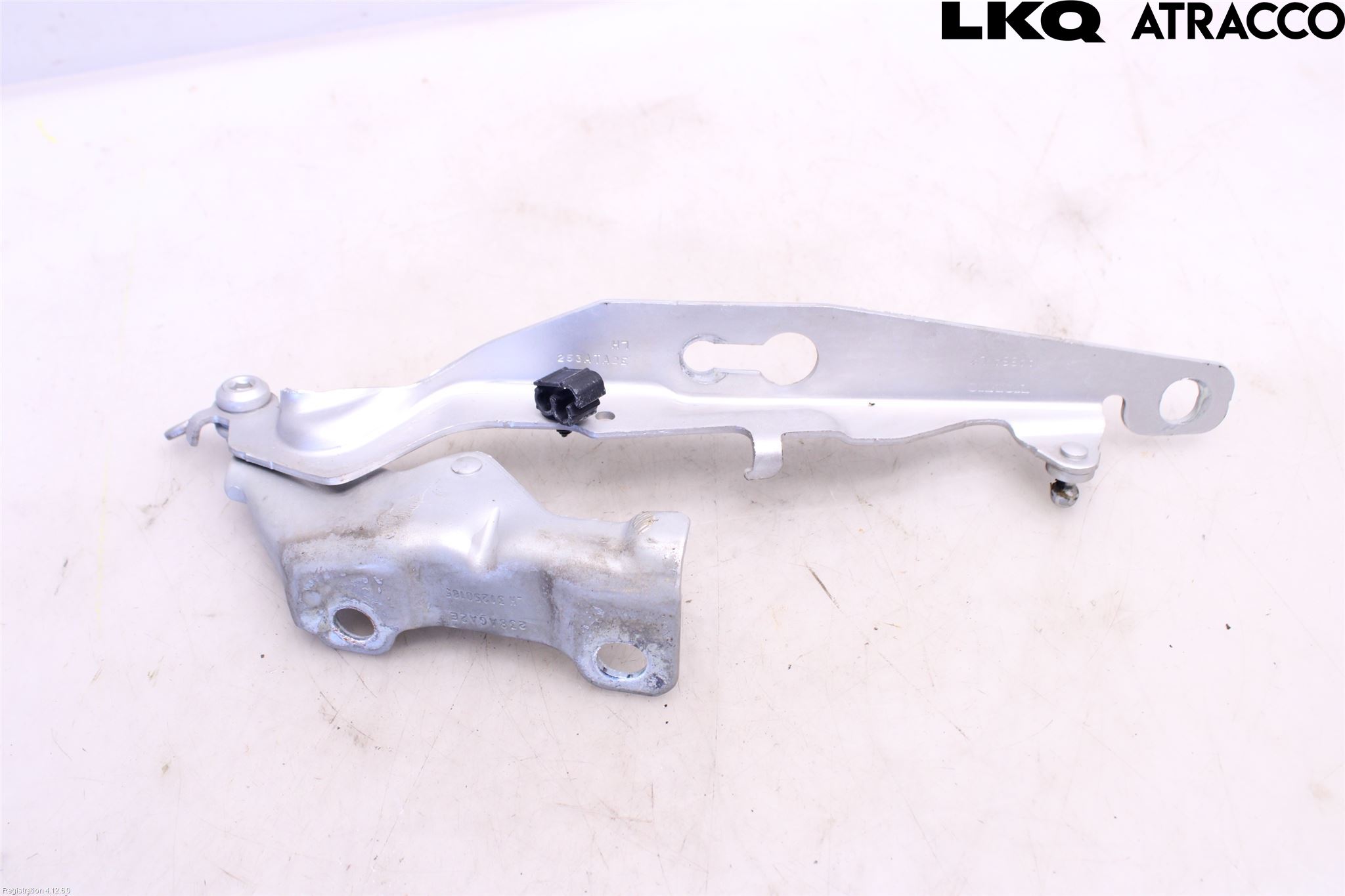 Volvo V70 08-13 Huvgångjärn