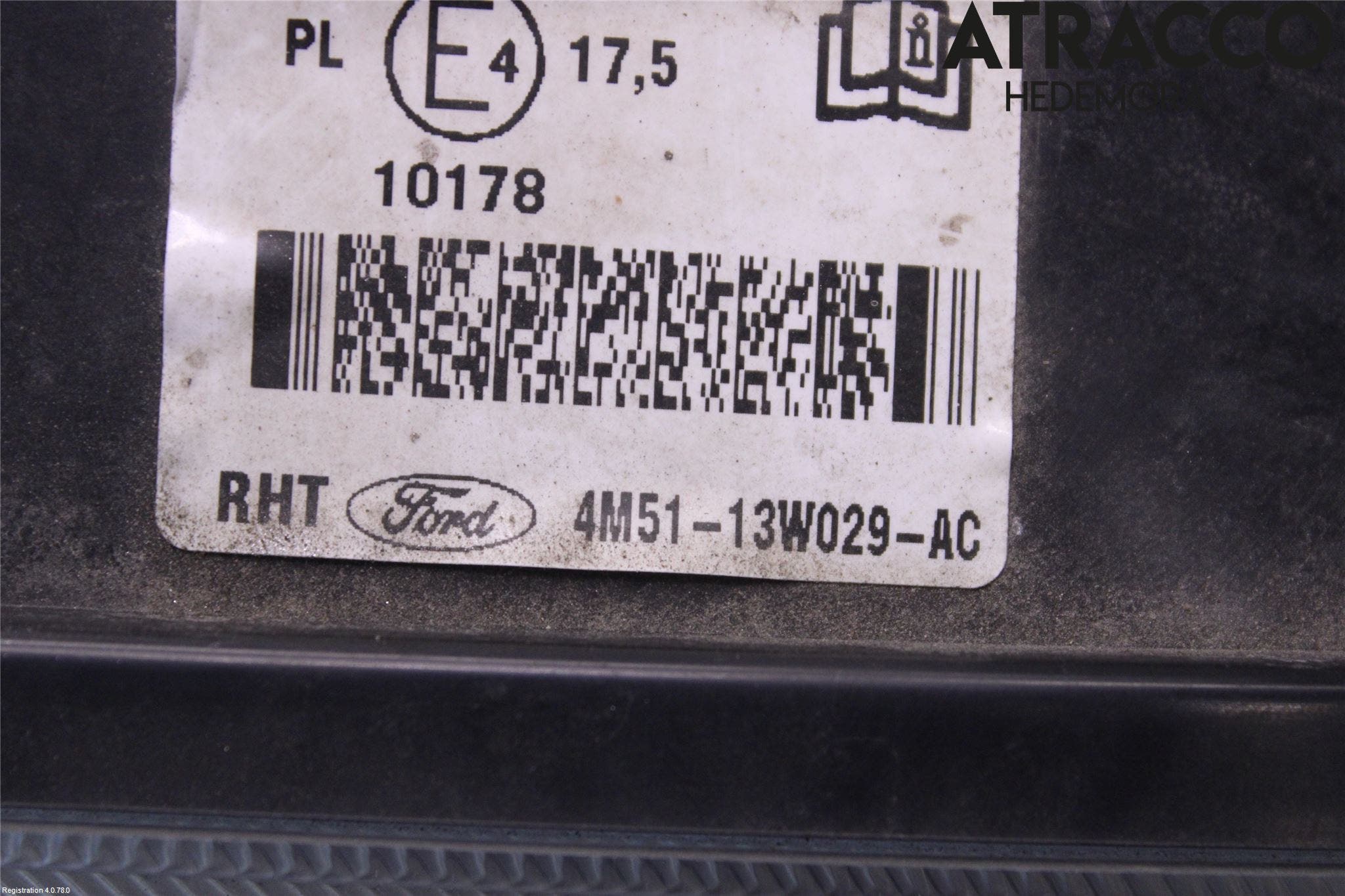 Ford FOCUS 04-07 Strålkastare Höger