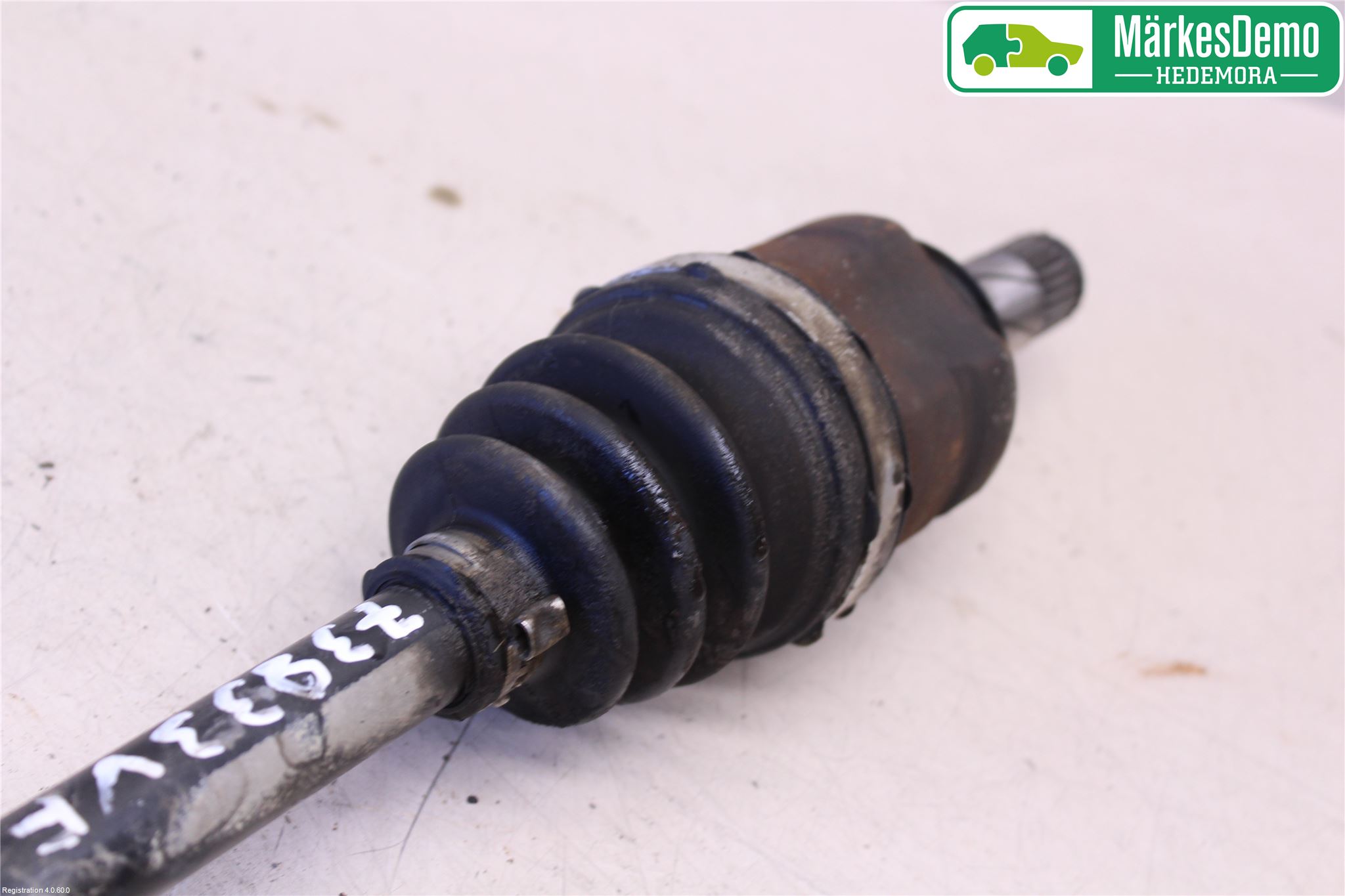 Opel CORSA D 07-14 Drivaxel Fram Vänster