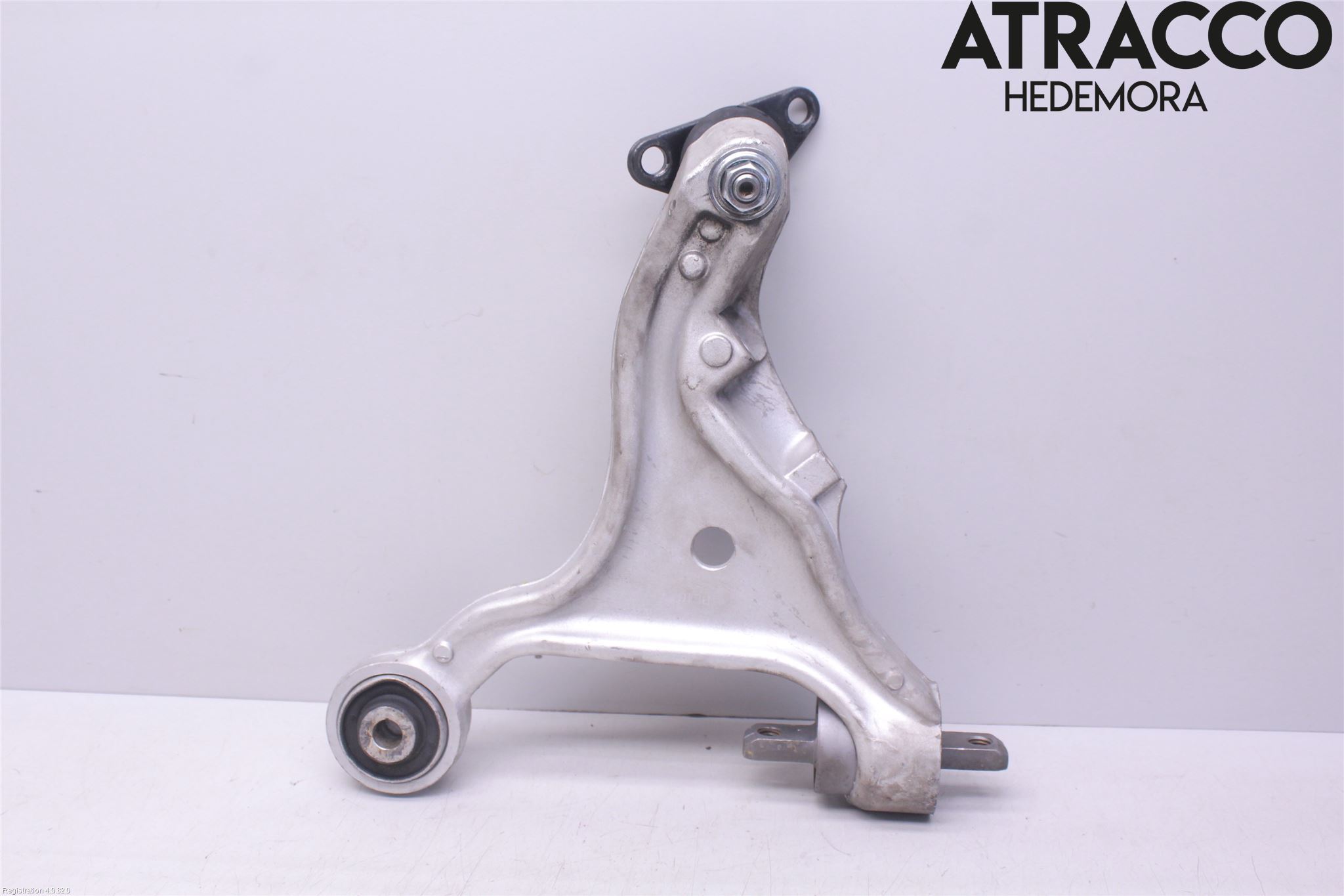 Volvo V70 05-08 Bärarm Fram Undre Hö