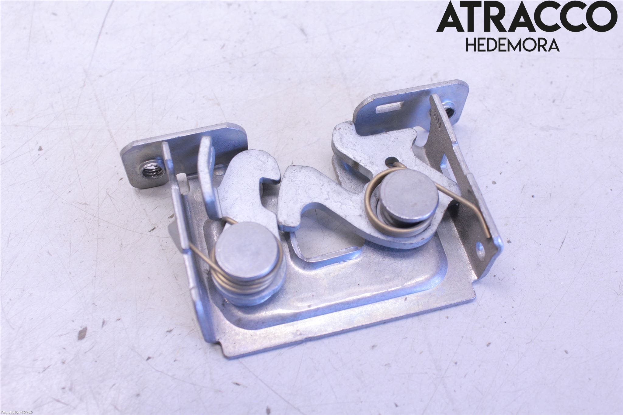 BMW X1 E84 10-15 Huvlås