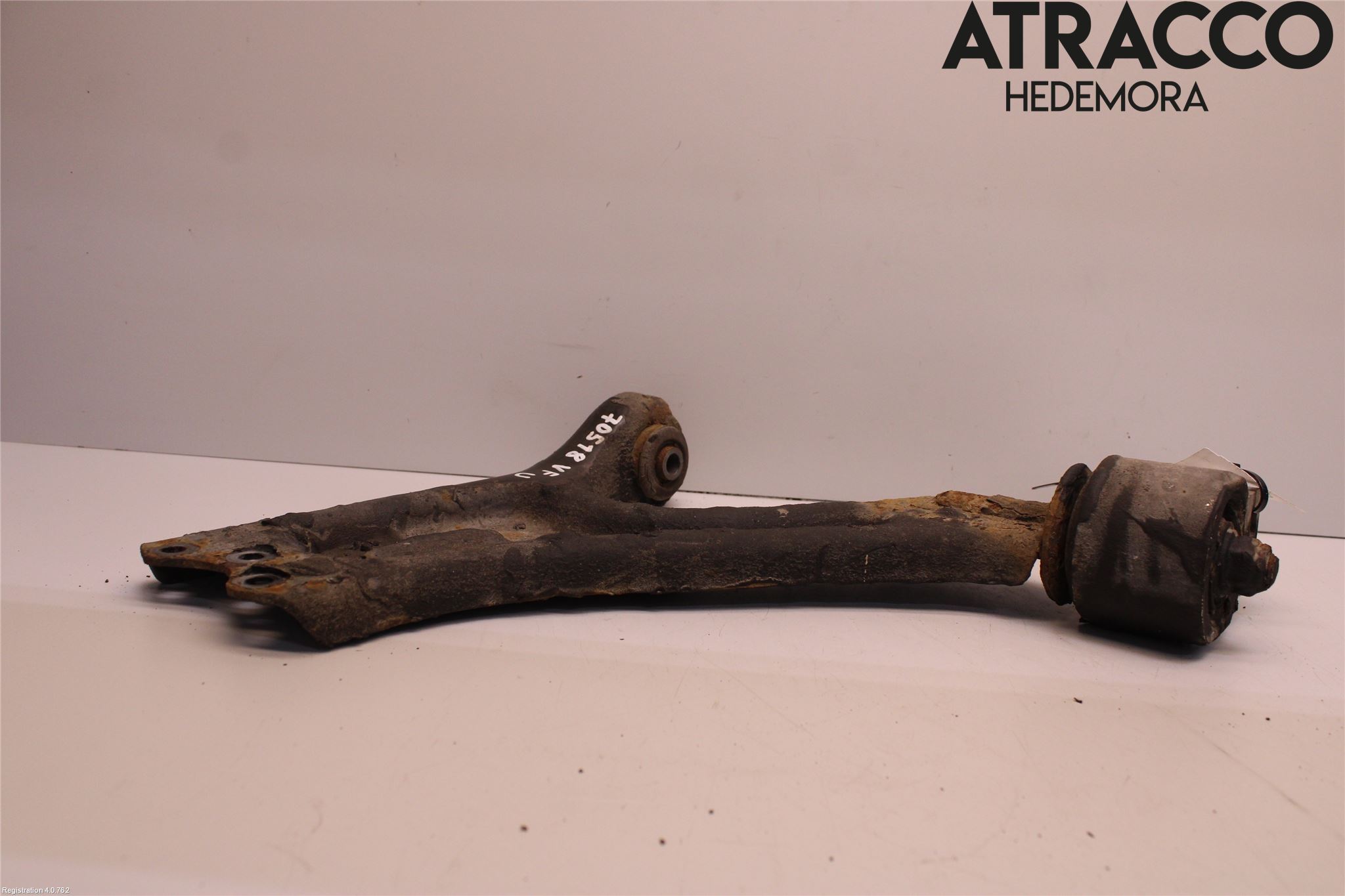 Saab 9-5 -05 Bärarm Fram Undre Vä