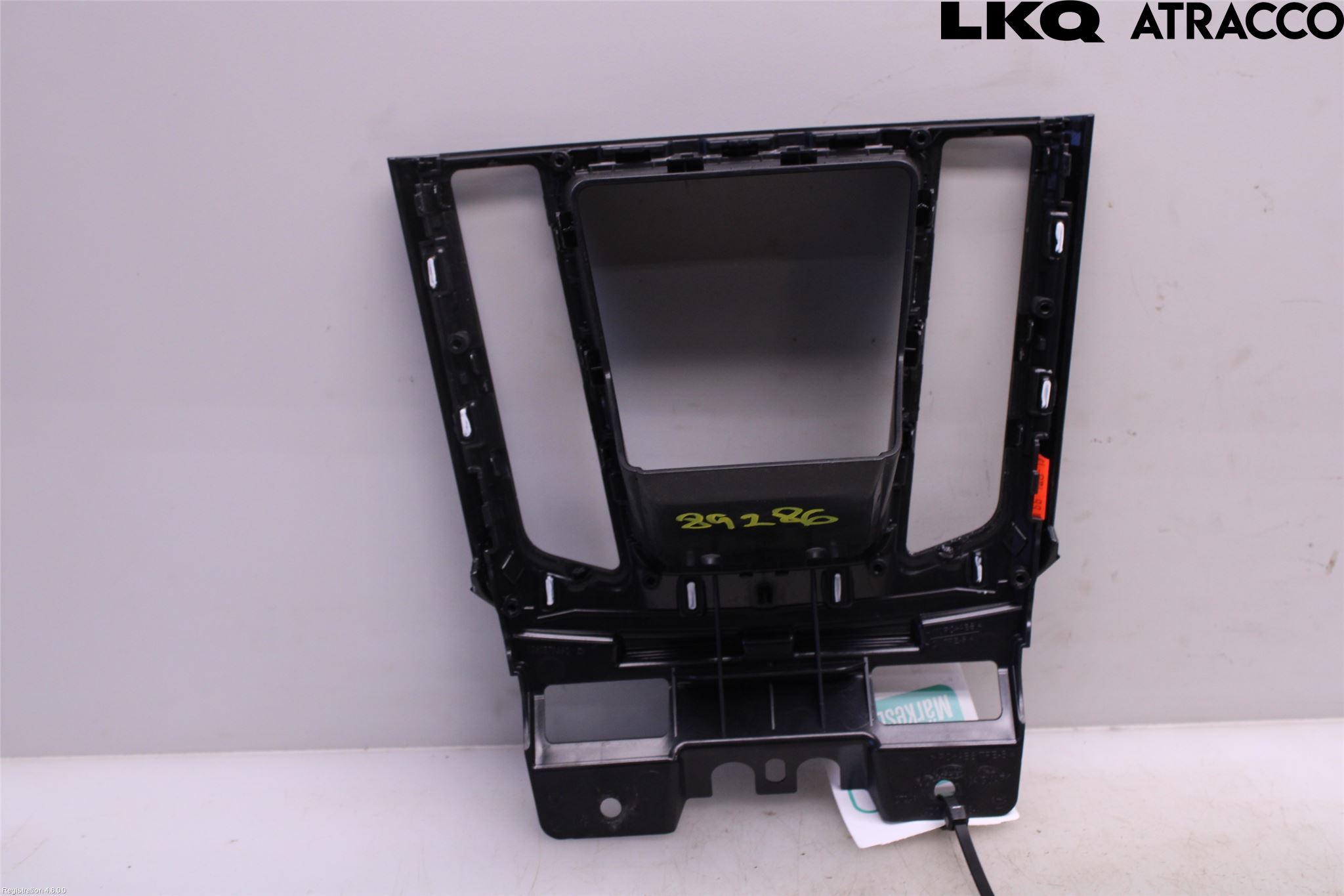 Jaguar I-PACE 18- Inredning Sarg Växelspak