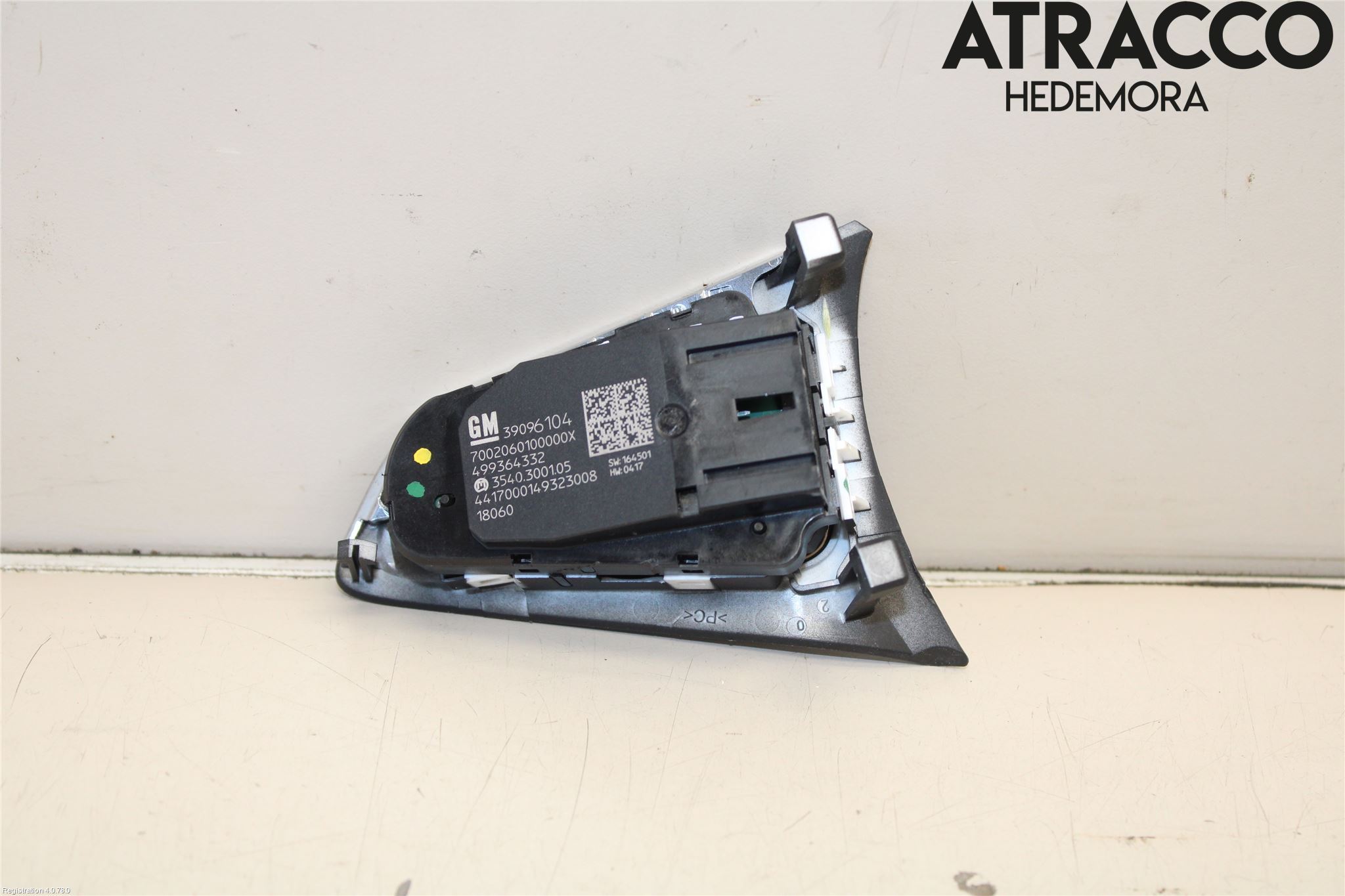 Opel INSIGNIA 17- Strömställare Multifunktion