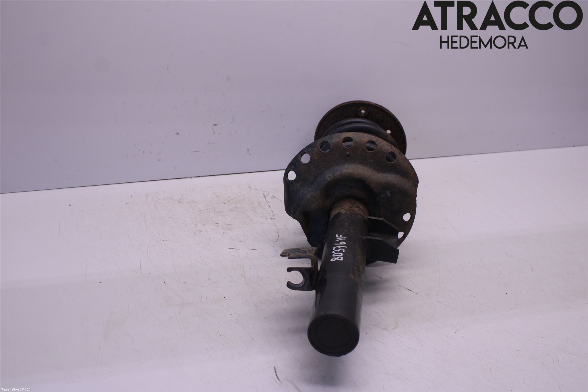 Volvo V70 08-13 Fjäderben Fram Vänster