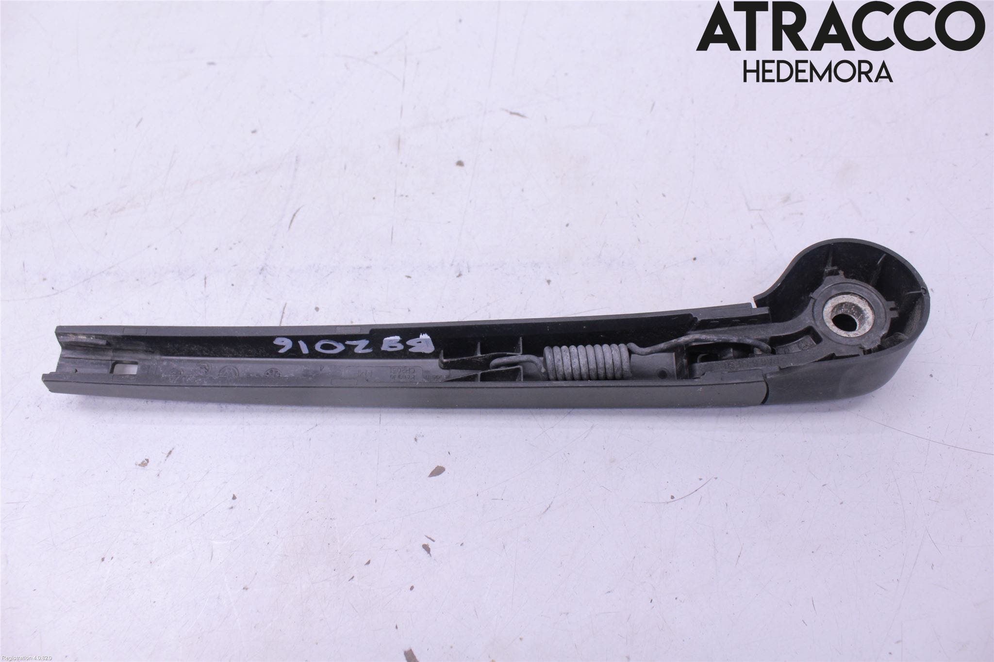 Volkswagen VW PASSAT 15-19 Torkararm-Bakruta