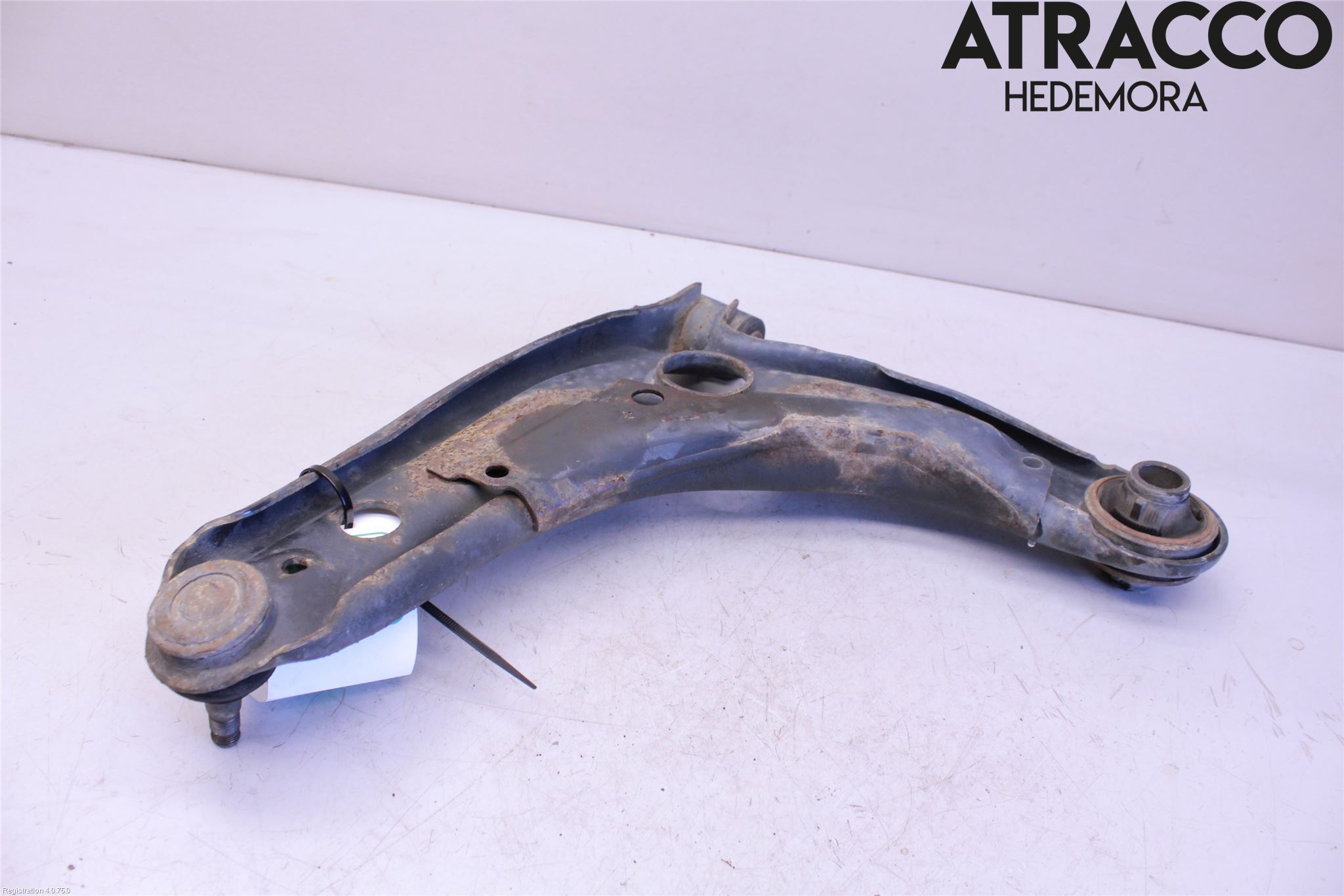 Toyota YARIS XP130 15-20 Bärarm Fram Undre Hö
