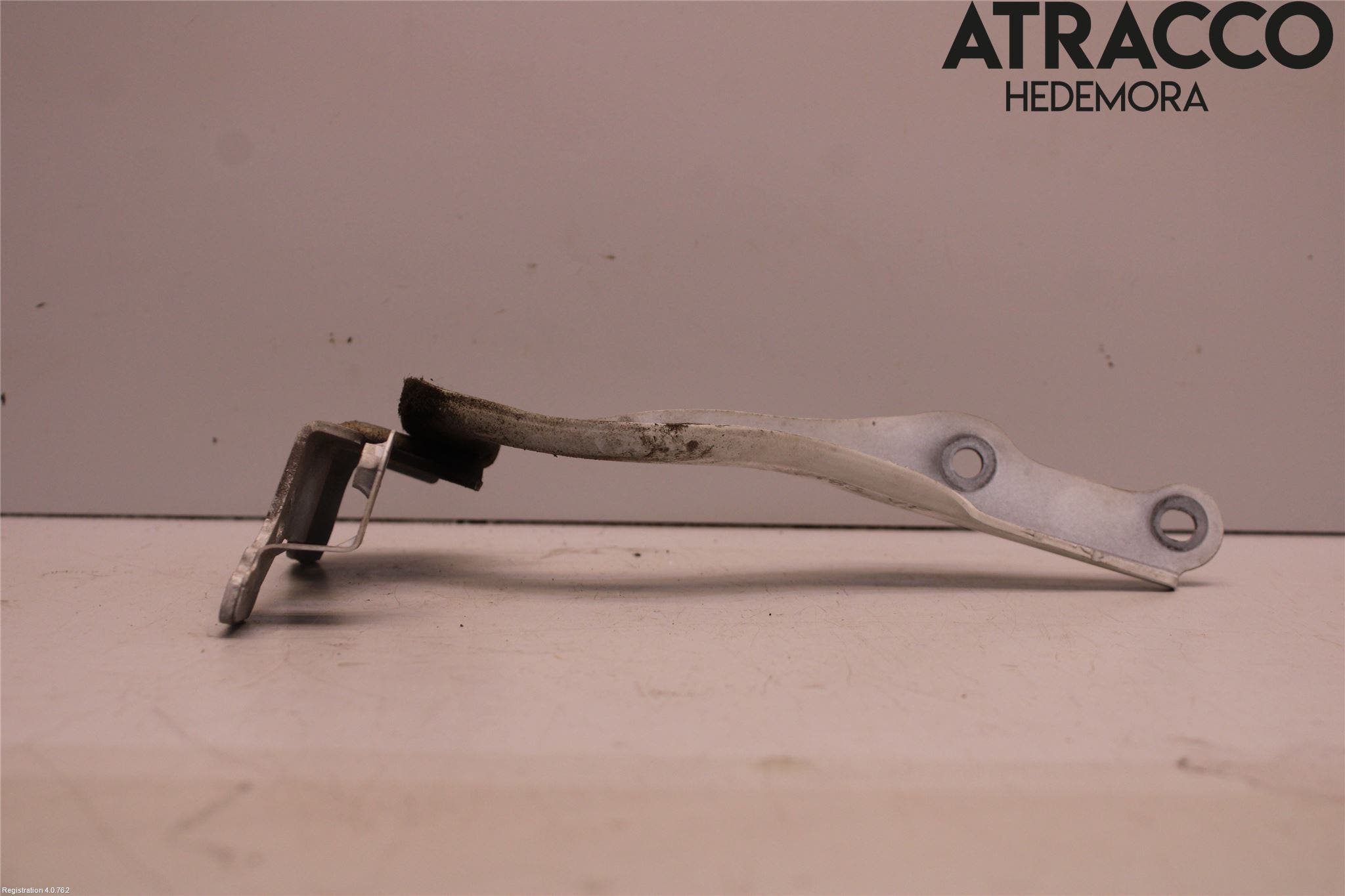 Subaru LEGACY 10-14 Huvgångjärn