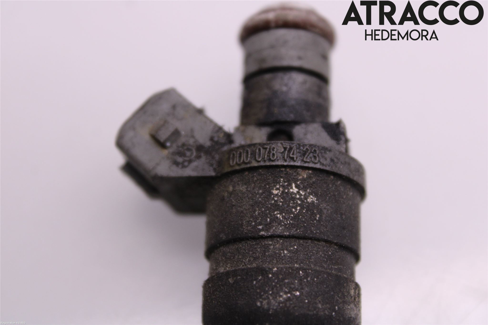 Mercedes-Benz MB 200-500  (W124) 86-96 Injspridare