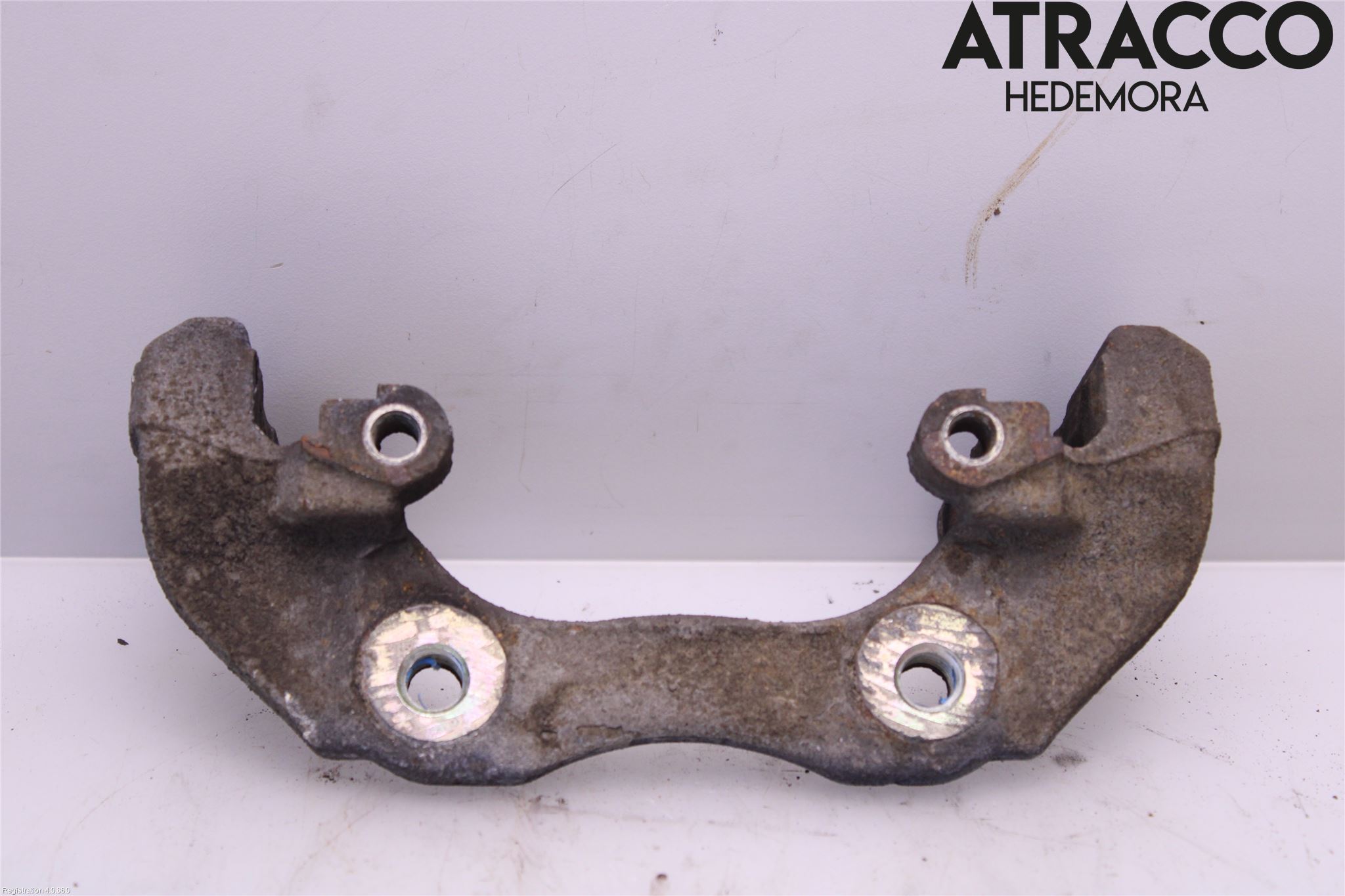 Ford FOCUS     04-07 Bromsokshållare